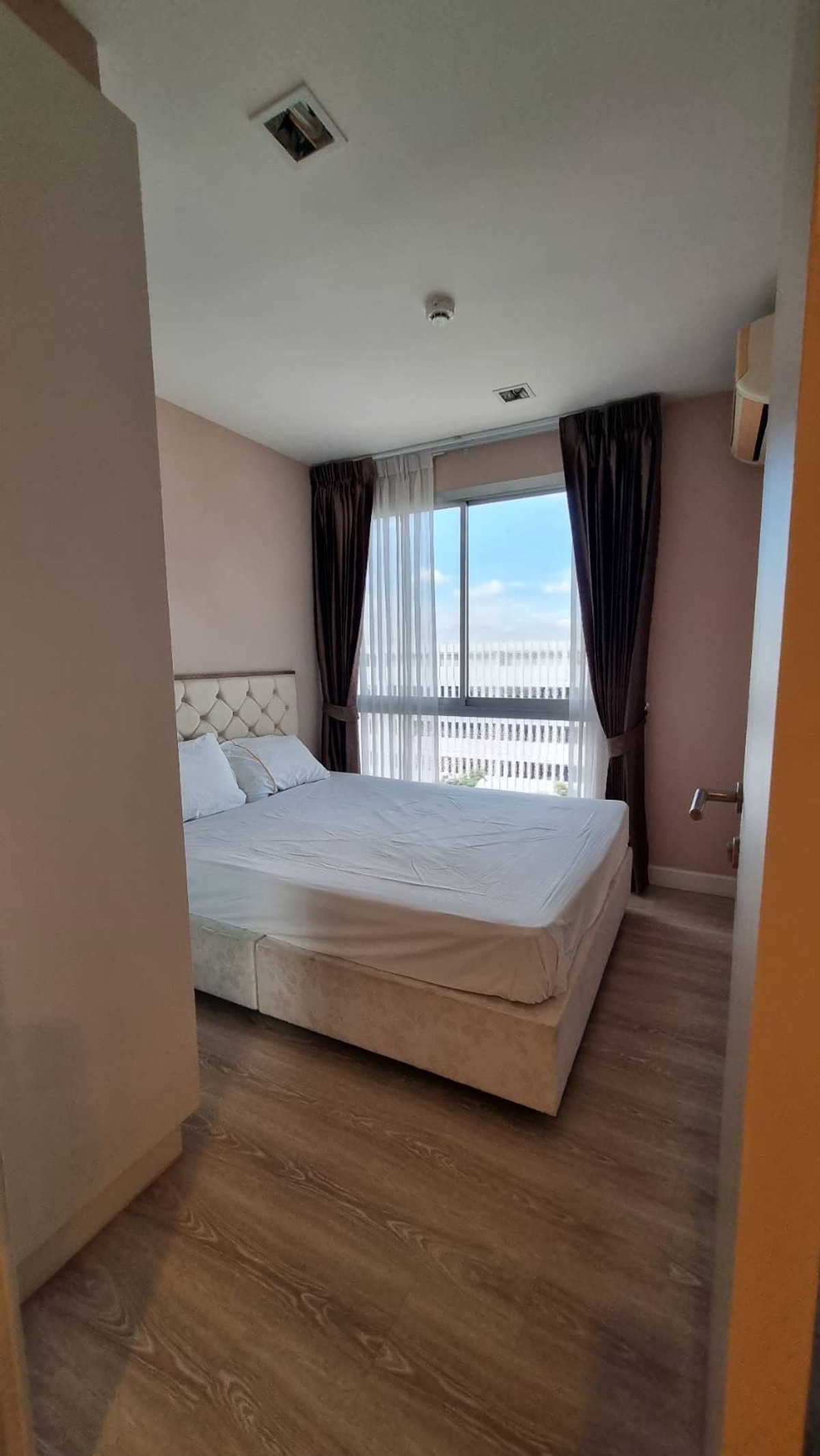 For RentCondoKasetsart, Ratchayothin : 🌿 For rent: Metro Luxe Kaset – beautiful room, lawn view, open, good breeze.