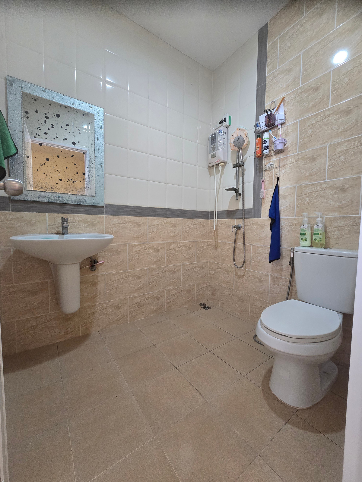 ขายทาวน์โฮมมหาชัย สมุทรสาคร : ทาวน์โฮม 2 ชั้น โกลเด้นทาวน์ พระราม 2 เฟส1 ตกแต่งพร้อมอยู่