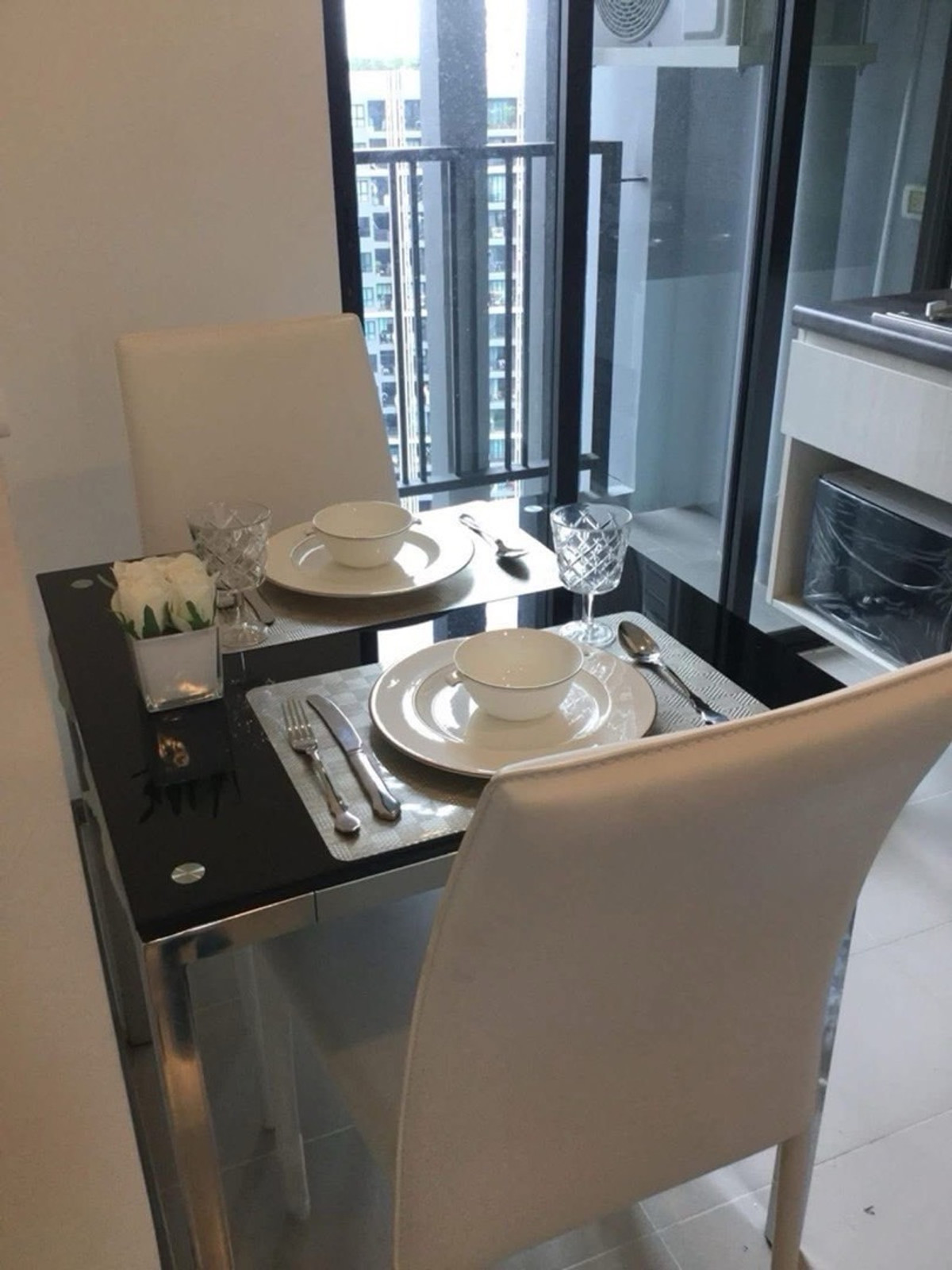 ขายคอนโดอ่อนนุช อุดมสุข : ขายด่วน The Base Park East ชั้น29 วิวHabito ขนาด 27 ตร.ม แต่งสวย เครื่องใช้ไฟฟ้าและเฟอร์ครบ ลงทุนหรืออยู่เองก็คุ้มค่า ราคา 2,400,000 บาท 