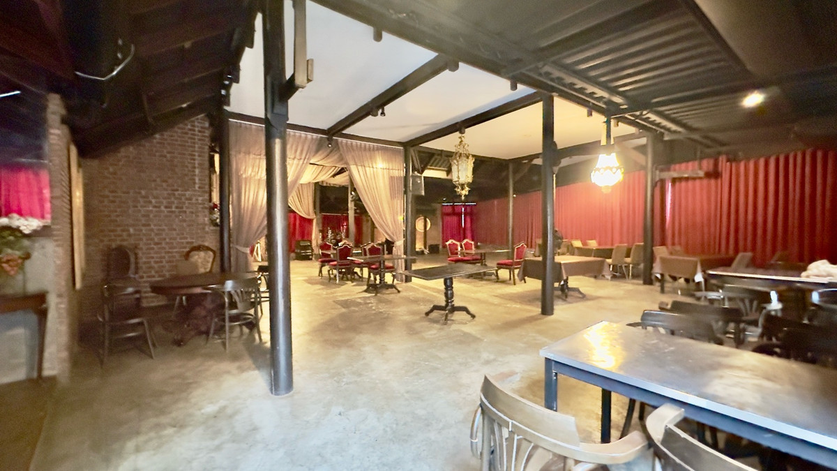 ให้เช่าที่ดินเลียบทางด่วนรามอินทรา : ให้เช่าที่ดินพร้อมสิ่งปลูกสร้าง ริมถนนประดิษฐ์มนูญธรรม เนื้อที่ 200 ตรว. เลียบทางด่วนเอกมัยรามอินทรา