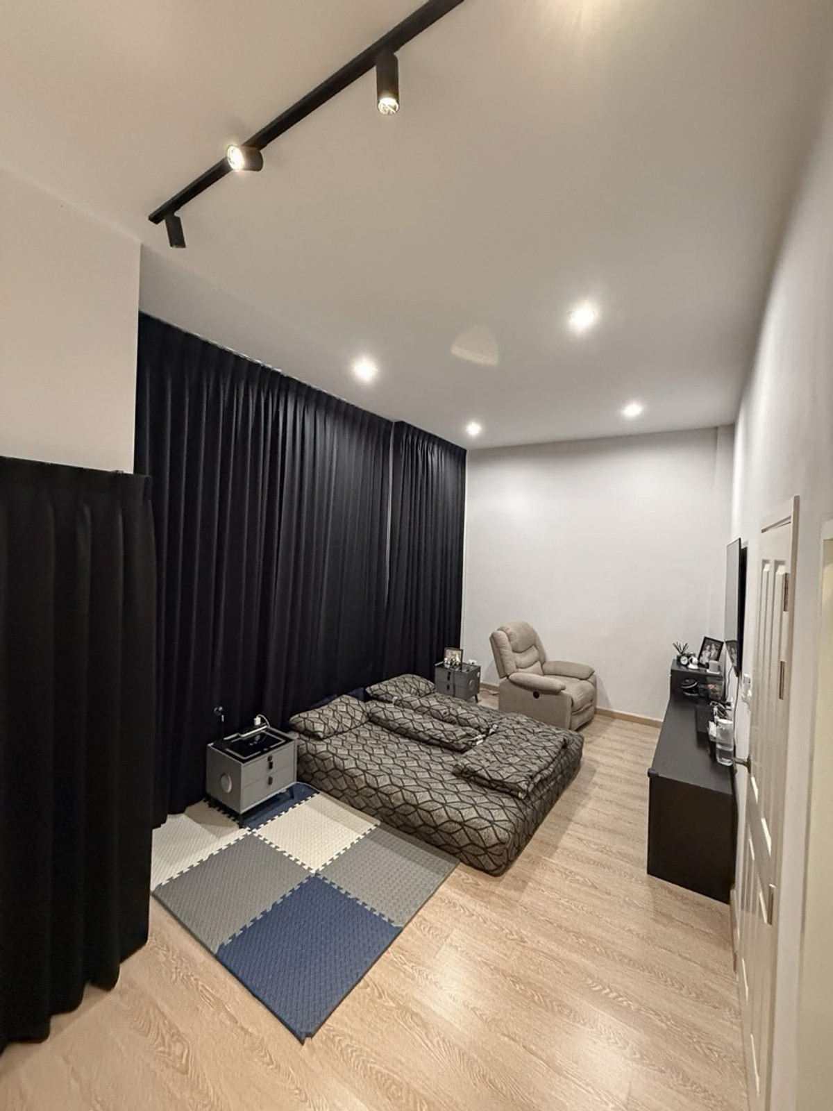 For SaleTownhomeRathburana, Suksawat : 🌳🔥 Urgent Sale! Corner Home – The Place, Most Private Unit in the Project 🔥🌳