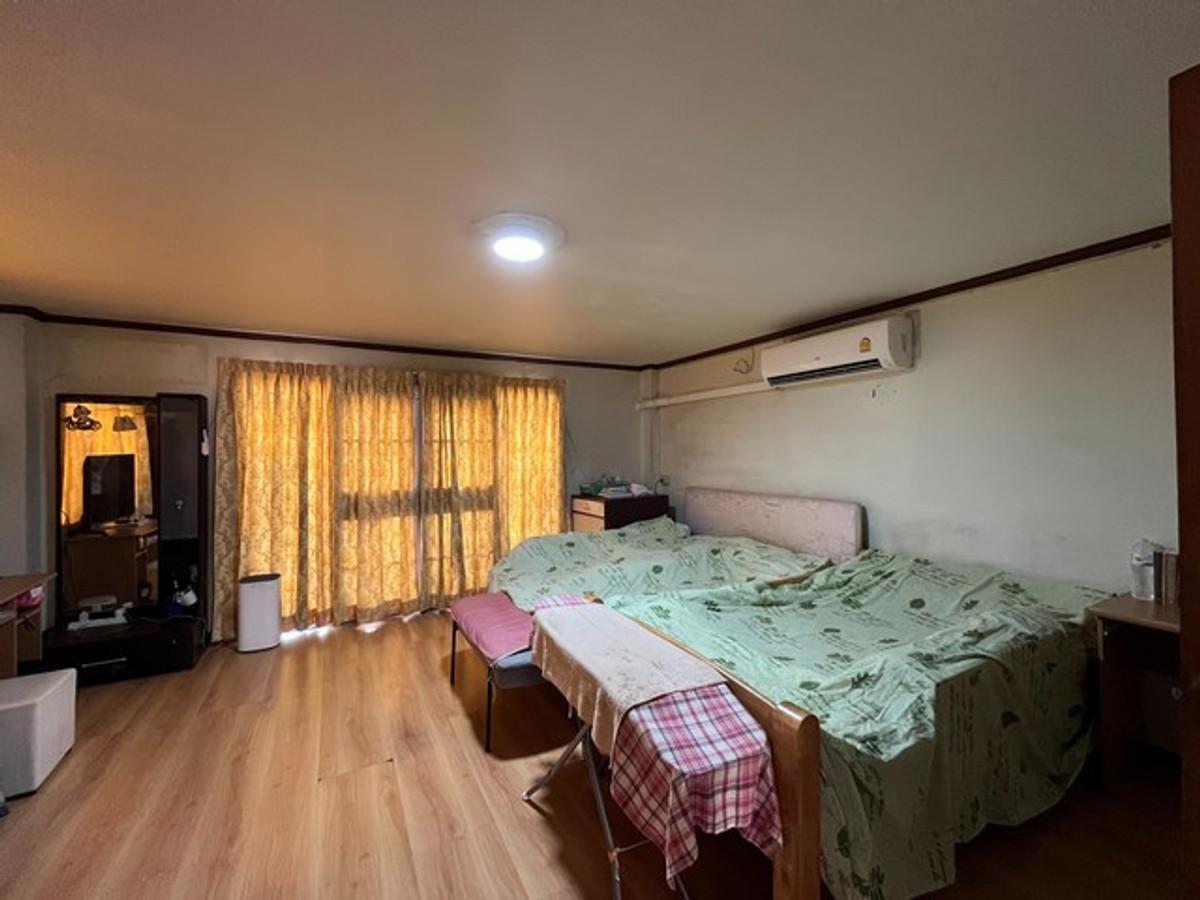 ขายทาวน์โฮมเลียบทางด่วนรามอินทรา : ขายถูก ทาวน์เฮ้าส์ 4 ชั้น บ้านสวนซื่อตรง ลาดพร้าว 87 ซอยประดิษฐมนูธรรม ซ. 10 ถนนเลียบทางด่วนรามอินทรา เขตวังทองหลาง 