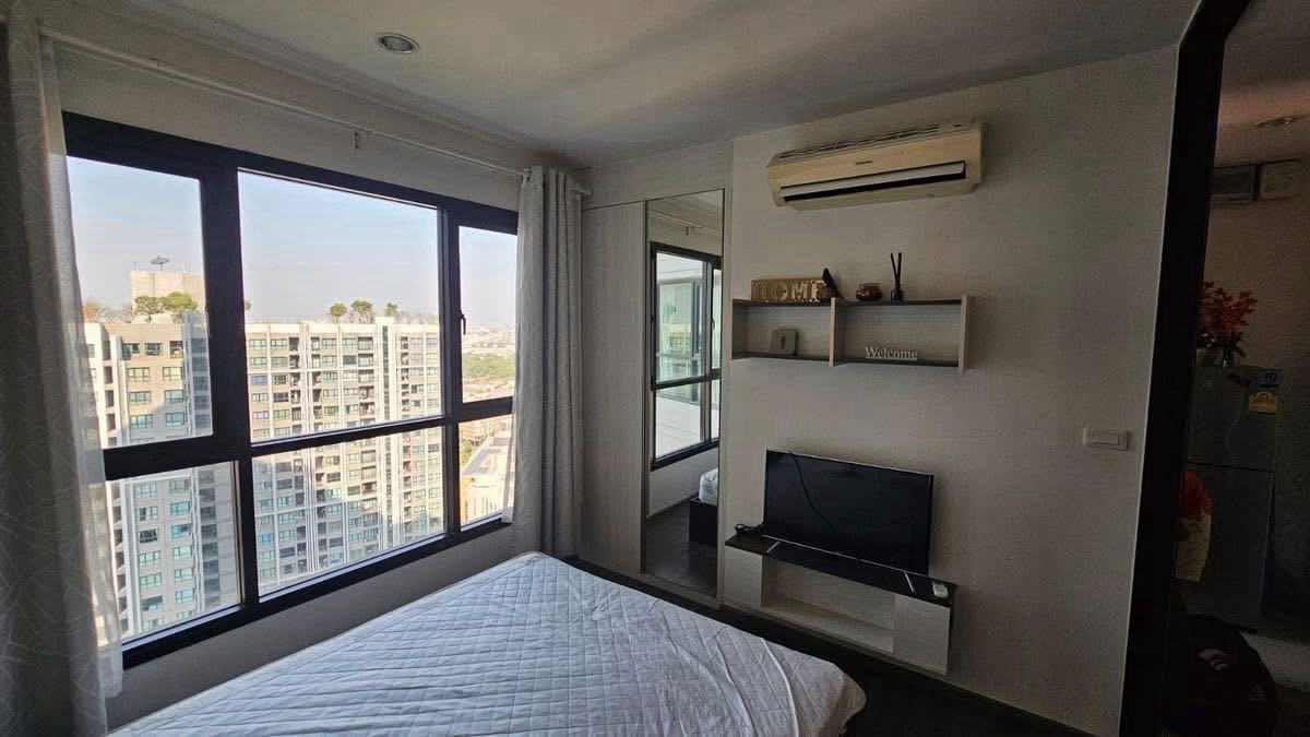 ขายคอนโดอ่อนนุช อุดมสุข : ขายด่วน The Base Park East ชั้น29 วิวHabito ขนาด 27 ตร.ม แต่งสวย เครื่องใช้ไฟฟ้าและเฟอร์ครบ ลงทุนหรืออยู่เองก็คุ้มค่า ราคา 2,400,000 บาท 