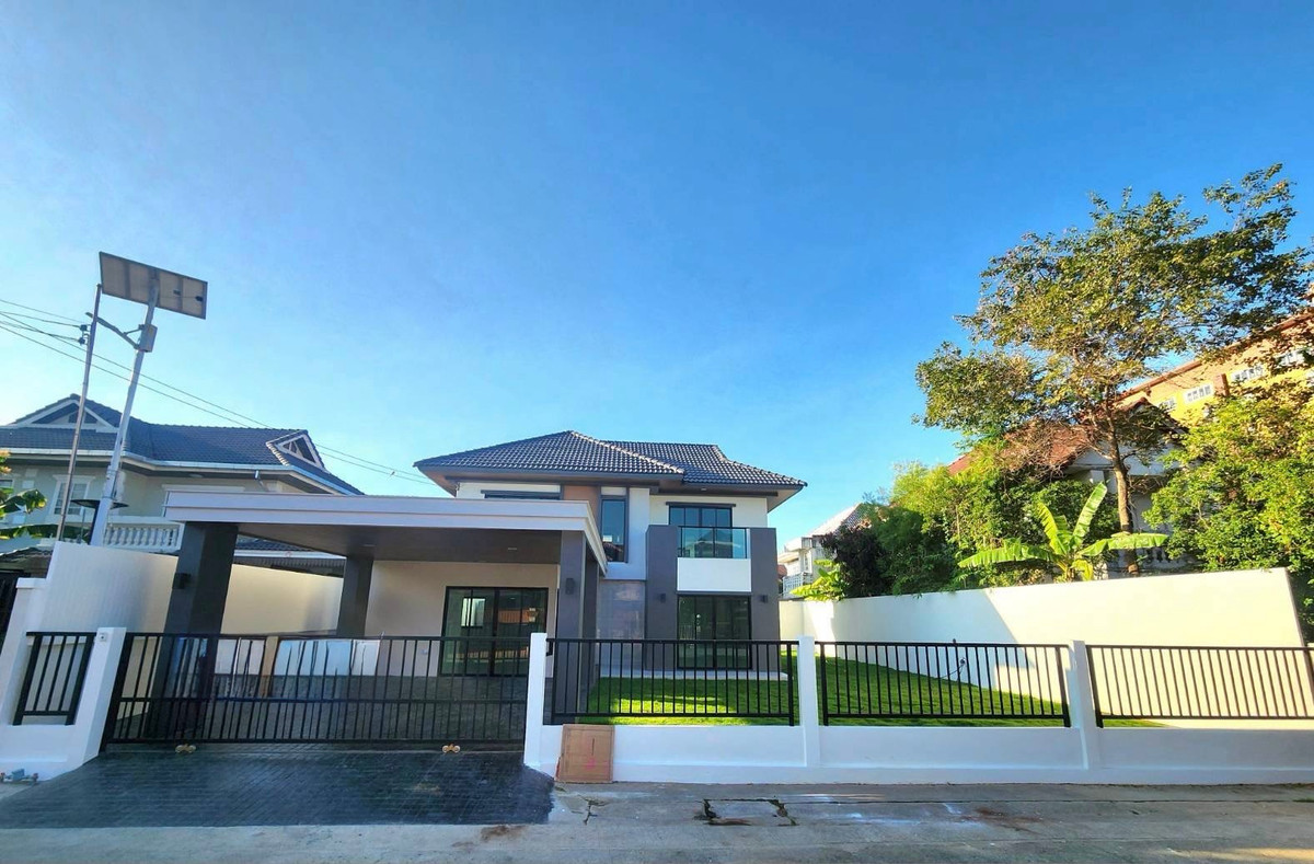 For SaleHouseNonthaburi, Bang Yai, Bangbuathong : 🔥 Urgent sale! Large detached house, Rattanathibet, prime location, near the BTS 📍 Maneeya Masterpiece Rattanathibet project 💰 Price only 7.59 million!*