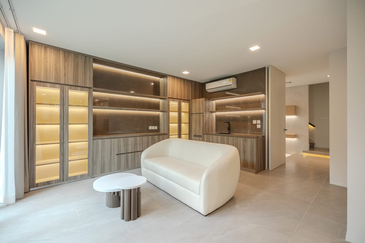 ขายบ้านพัฒนาการ ศรีนครินทร์ : ขายบ้านเดี่ยว3ชั้น โมเดิร์นลอฟท์ VIVE กรุงเทพกรีฑา พร้อมลิฟต์ ใกล้ Wellington College