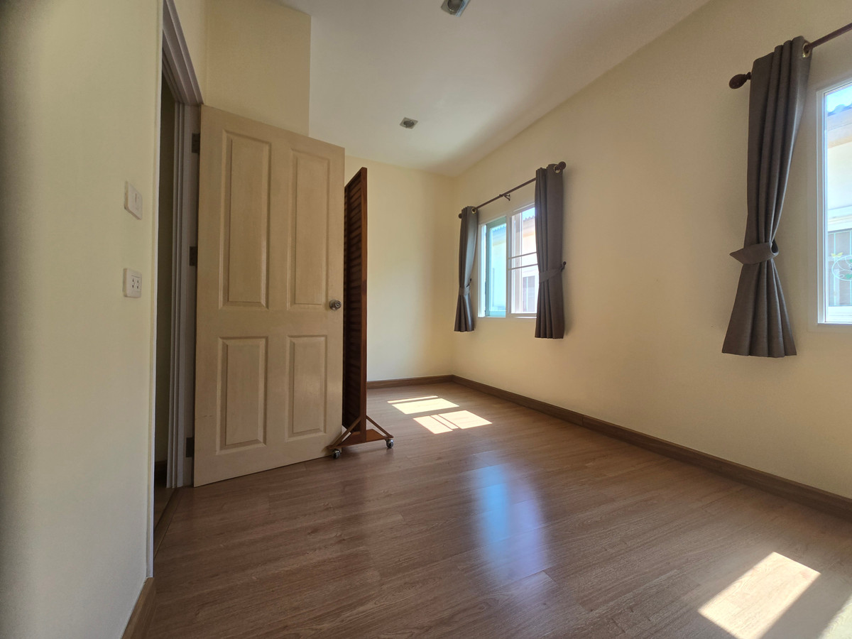 ขายทาวน์โฮมมหาชัย สมุทรสาคร : ทาวน์โฮม 2 ชั้น โกลเด้นทาวน์ พระราม 2 เฟส1 ตกแต่งพร้อมอยู่