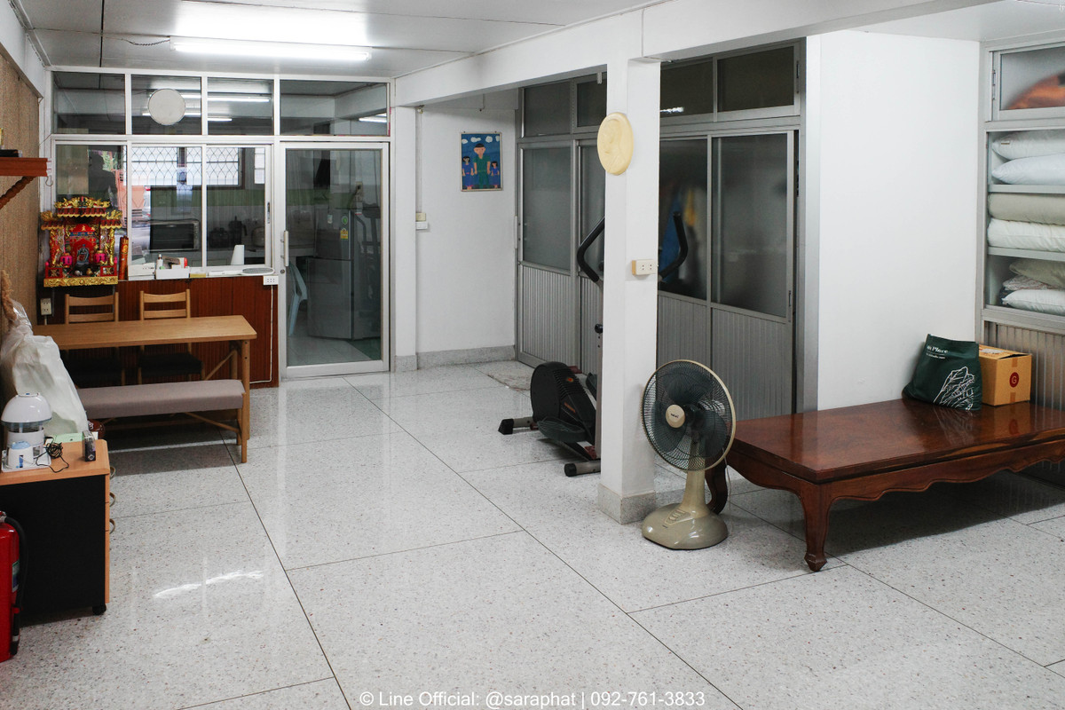 For SaleTownhomeBang Sue, Wong Sawang, Tao Pun : 2-story townhouse, 21 sq m, 3 bedrooms, 2 bathrooms, Soi Wong Sawang 15, plus air conditioning and furniture, near Big C Wong Sawang and the Purple Line.