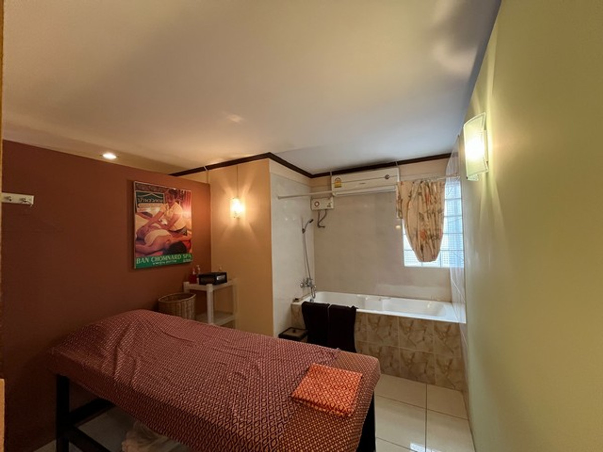 ขายทาวน์โฮมเลียบทางด่วนรามอินทรา : ขายถูก ทาวน์เฮ้าส์ 4 ชั้น บ้านสวนซื่อตรง ลาดพร้าว 87 ซอยประดิษฐมนูธรรม ซ. 10 ถนนเลียบทางด่วนรามอินทรา เขตวังทองหลาง 