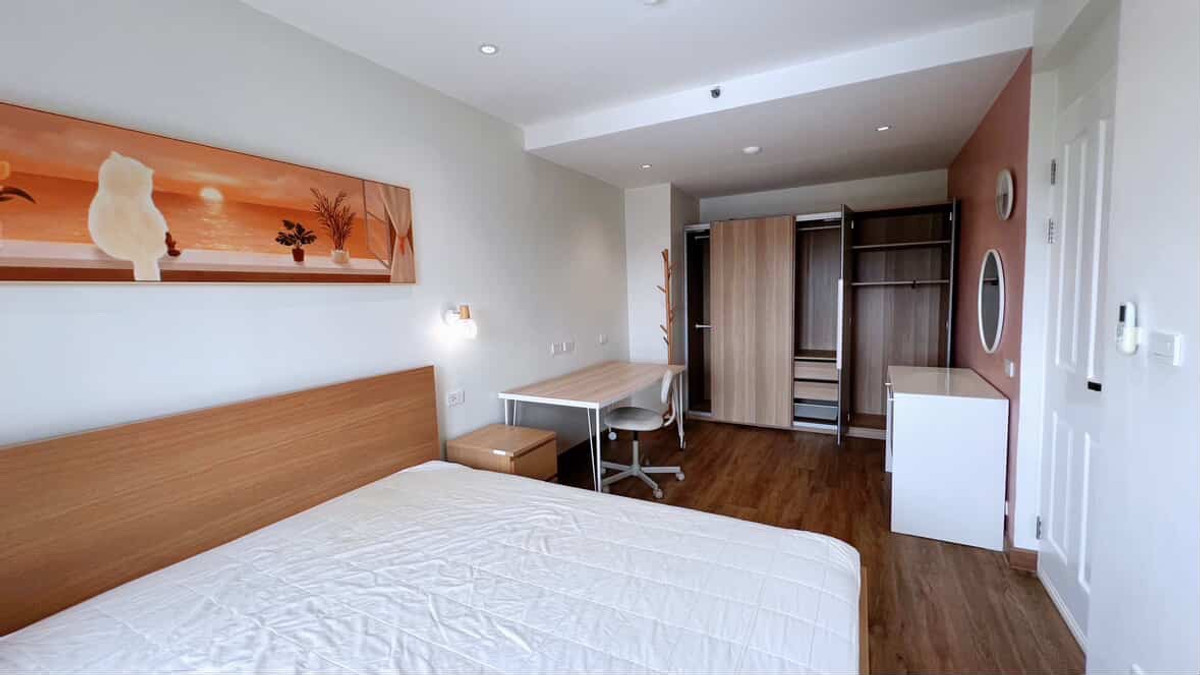 For SaleCondoRama9, Petchburi, RCA : Selling at a loss 🔥 HOT DEAL, cheap and the best value right now!! Beautiful room decorated in Muji style, 2 bedrooms, 52 sq m, Rama 9 intersection, only 3.8 million!! 🔥A Space Hideaway Asoke-Ratchada, fully furnished, ready to move in. Hurry and contact 