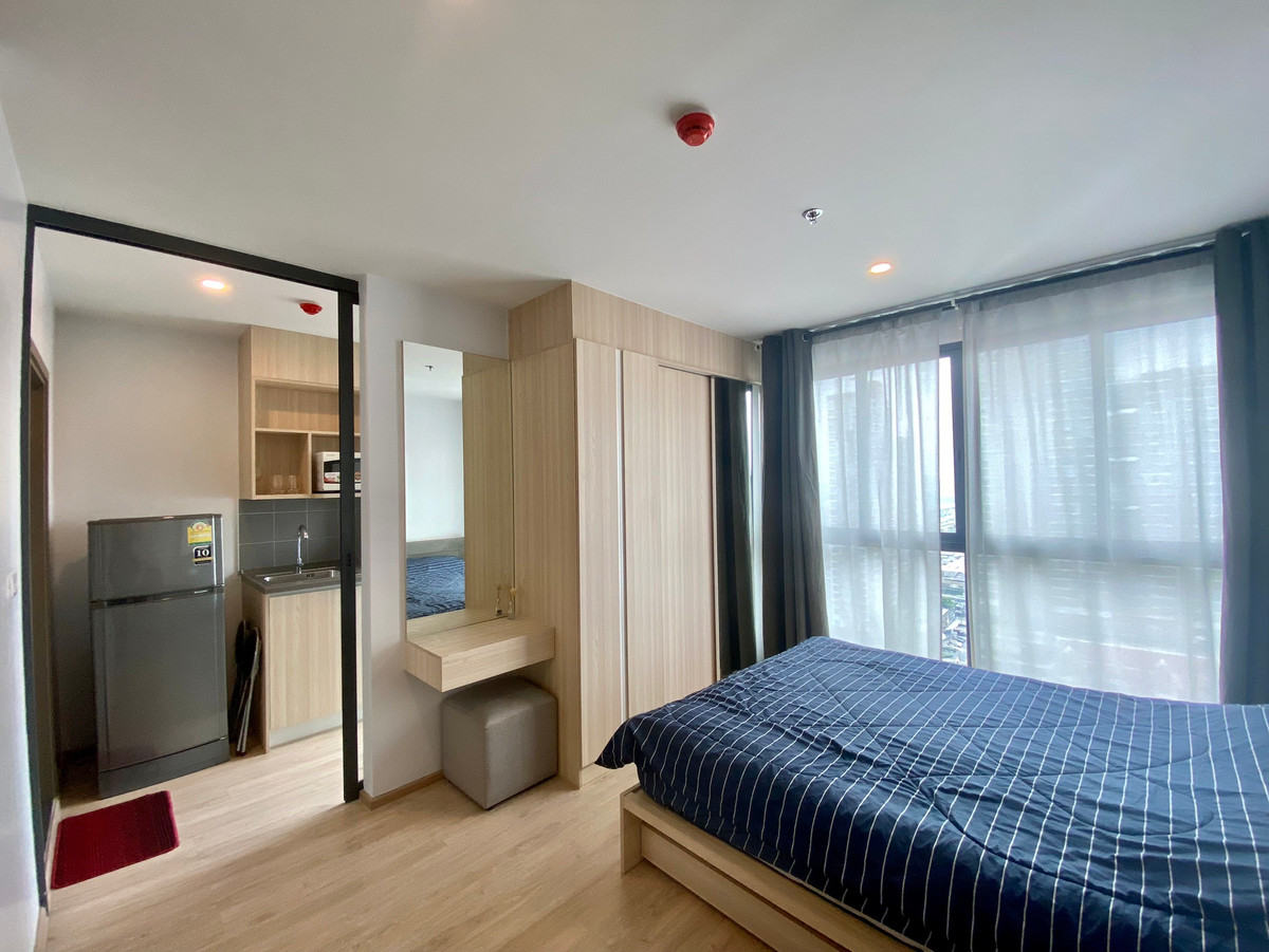 For RentCondoBangna, Bearing, Lasalle : Condo for rent, Ideo O2, Ideo O2, Bangna intersection, high floor, room ready to move in.