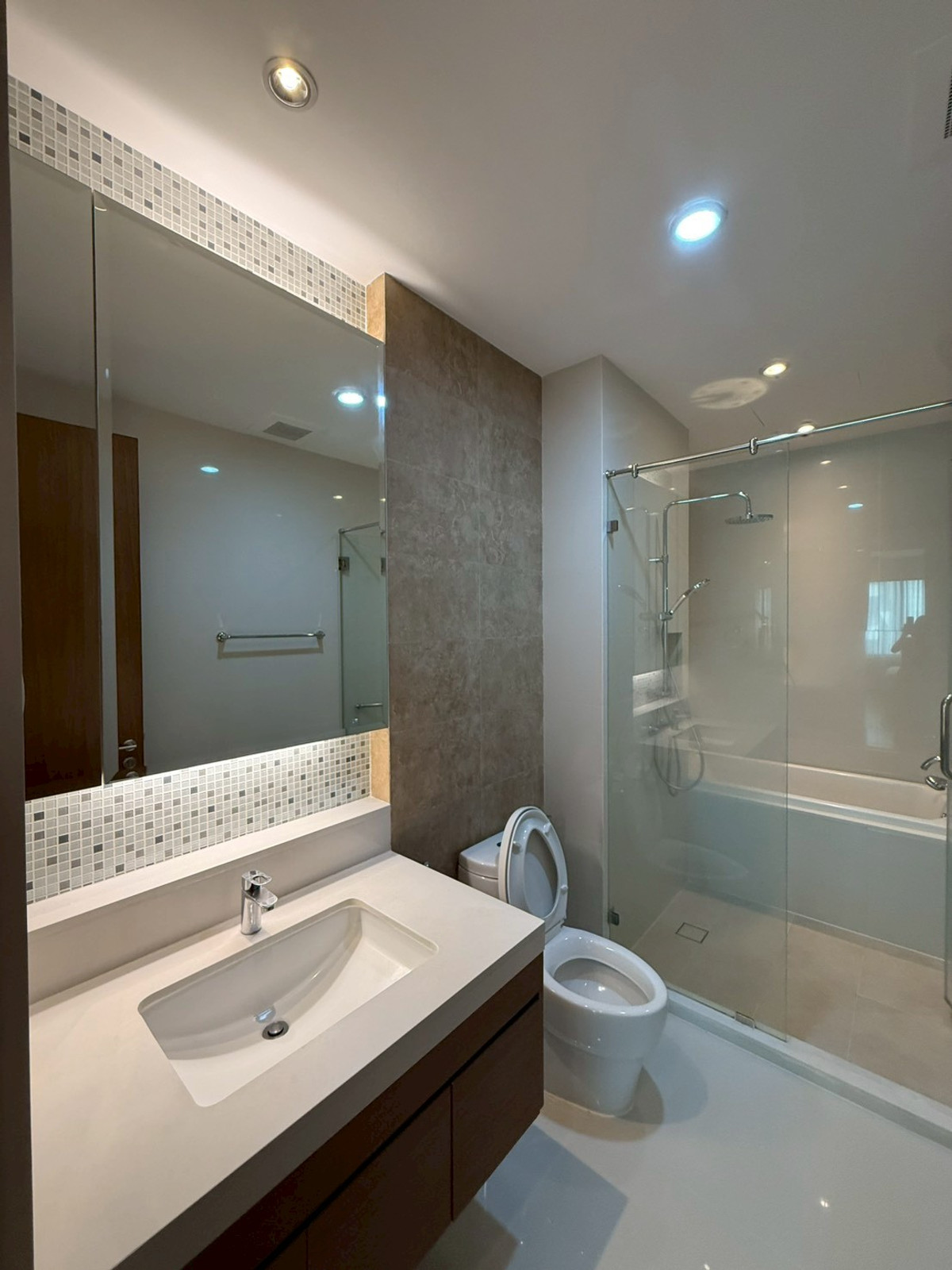 For RentCondoSukhumvit, Asoke, Thonglor : ให้เช่า Bright Sukhumvit 24 ราคา 55,000 บาท [MPr251265]