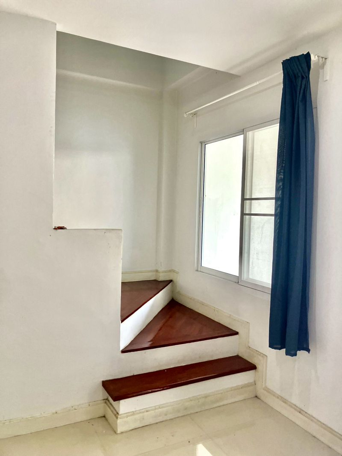 For SaleTownhomeNakhon Pathom : 2-story townhouse for sale, Pruksaphan Village, Kradi Diao 1, Soi 6, area 20.6 square meters, 3 bedrooms, near Silpakorn University, Nong Pak Long Subdistrict, Mueang Nakhon Pathom District, Nakhon Pathom Province.