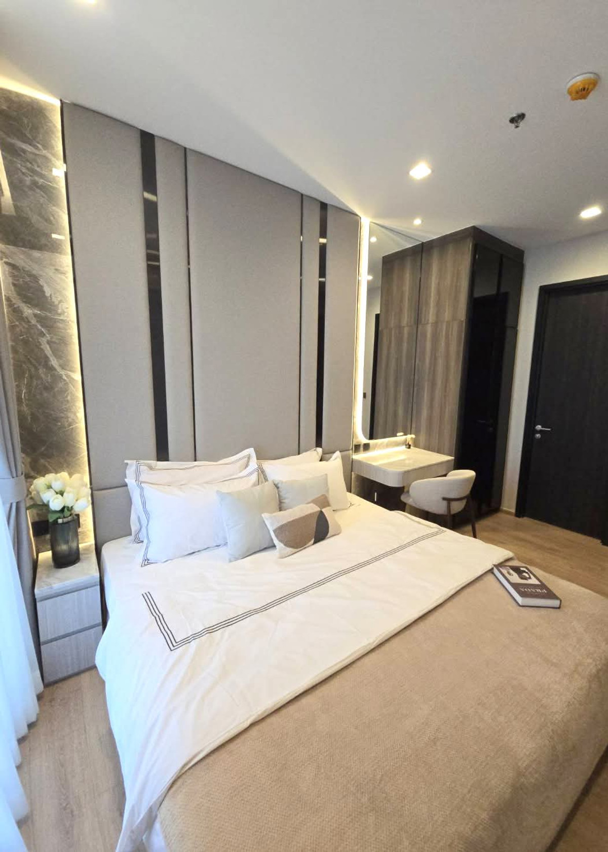 For RentCondoAri,Anusaowaree : ให้เช่า Noble Around Ari   ราคา 35,000 บาท [JZr260126]