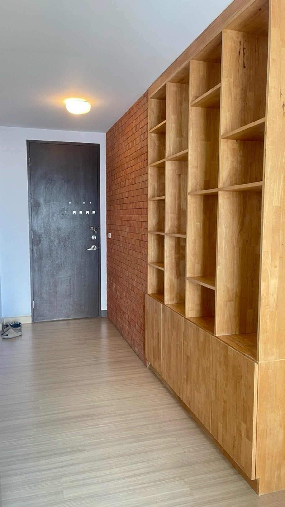 ให้เช่าคอนโดพัฒนาการ ศรีนครินทร์ : ให้เช่า The Parkland srinakarin ( เดอะ พาร์คแลนด์ ศรีนครินทร์ )🛏️ 2 ห้องนอน 🛁 2 ห้องน้ำ 🛋️ 1 ห้องนั่งเล่น ขนาด 66 ตรม. ชั้น 8 อาคาร B ⛲️ วิวเมือง ✨ ราคา 16,000 บาท ✨ มีวีดิโอห้องจริง 📸