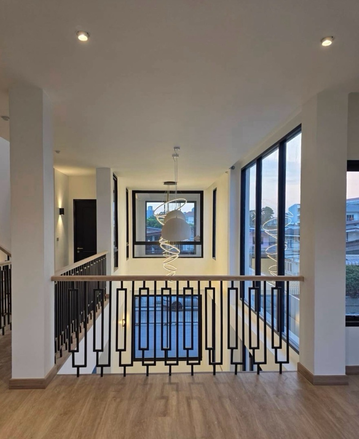 For RentHome OfficeOnnut, Udomsuk : For rent, Villa Private Home Office, Pridi Banomyong 26, Sukhumvit 71, near Ekkamai and Thonglor.