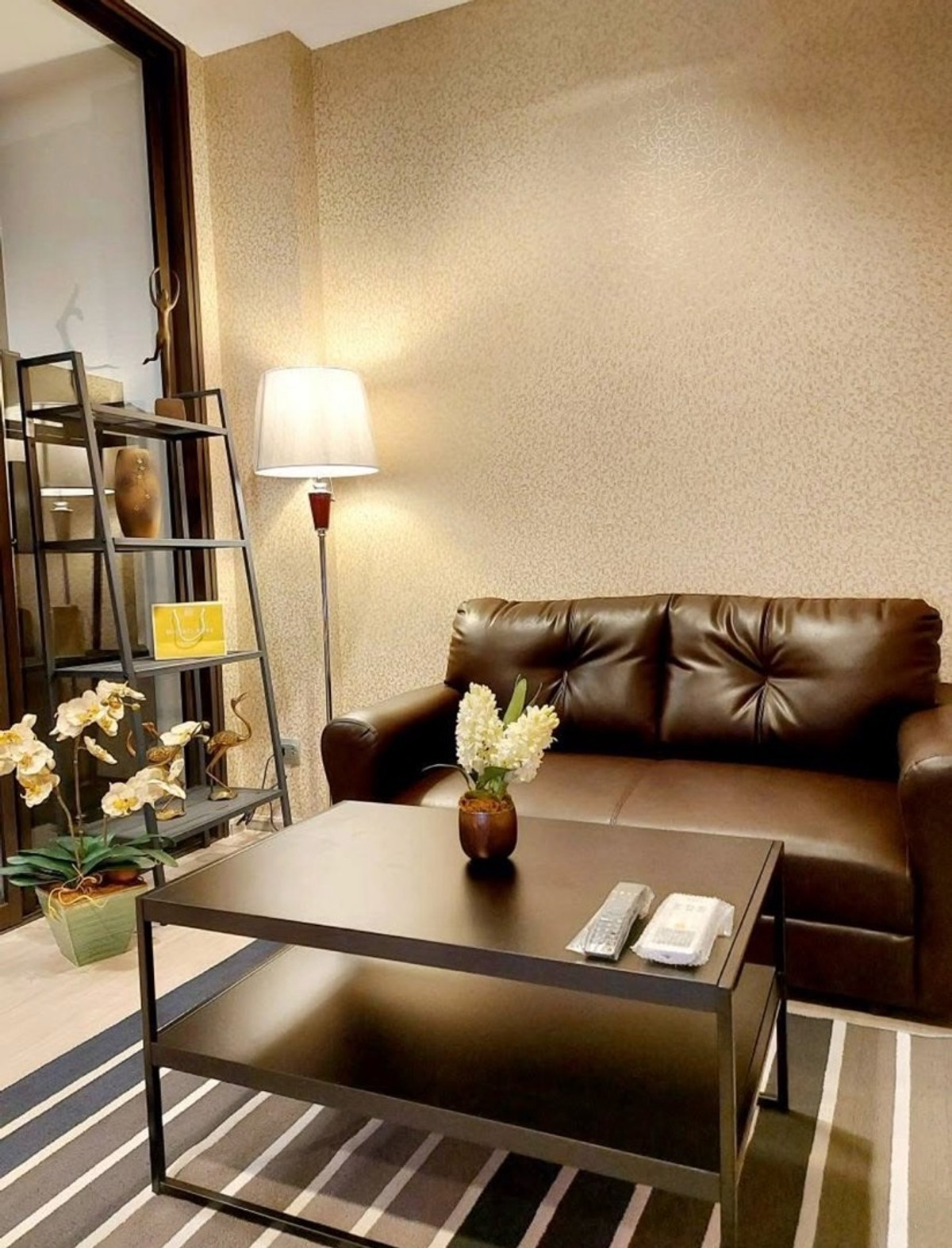 ให้เช่าคอนโดพระราม 9 เพชรบุรีตัดใหม่ RCA : ให้เช่า ideo asoke rama9 (ไอดีโอ อโศก พระราม9 ) 1 ห้องนอน 1ห้องน้ำ  33 ตรม.ชั้น 27 ตึกหลัก วิวเมือง  เฟอร์และเครื่องใช้ไฟฟ้าครบ 21,500 บาท