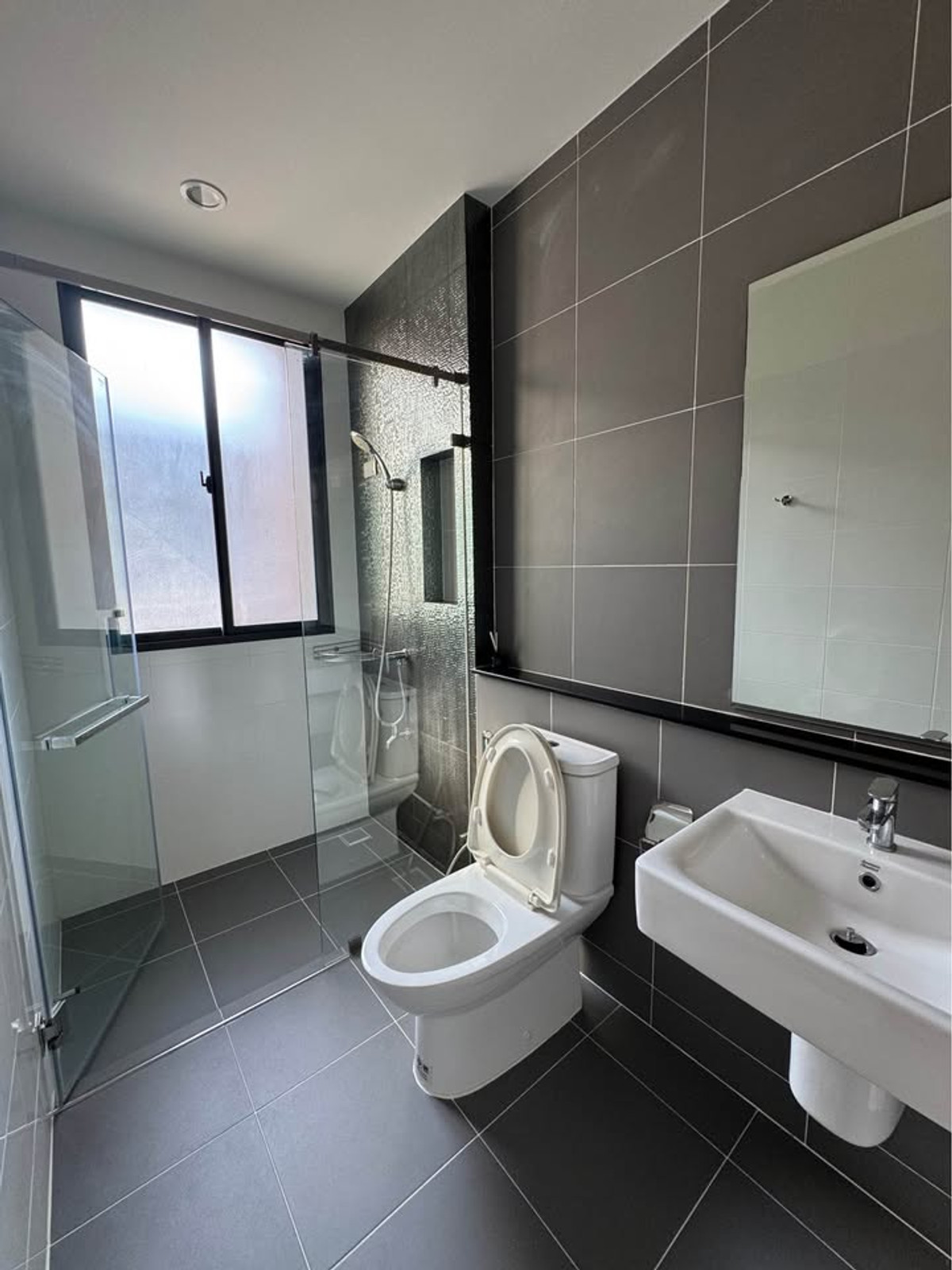 For RentTownhomeMin Buri, Romklao : K-6729 For rent! Beautiful house, townhome, Baan Klang Muang, Rama 9-Krungthep Kreetha, ready to move in.