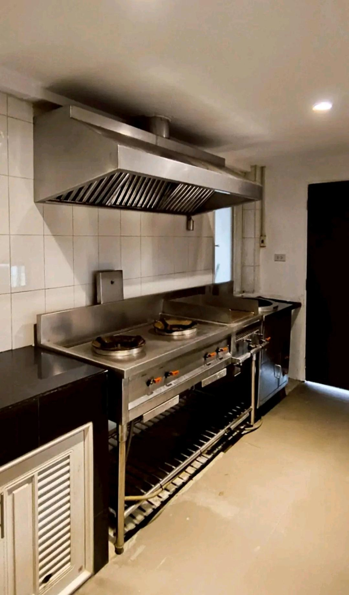 ขายบ้านพระราม 9 เพชรบุรีตัดใหม่ RCA : 🔥 ขายทาวน์โฮมพระราม 9 ซ.11 หลังมุม 3 ชั้น 36 ตร.วา 320 ตร.ม. รีโนเวทสวย ทำธุรกิจได้ทันที เหลือ 12.5 ล้าน 📞 065-536-5165 #ทาวน์โฮมพระราม9 #โฮมออฟฟิศ #ทำเลทอง #ลงทุนอสังหา #ลูกเจี๊ยบอสังหา ✨