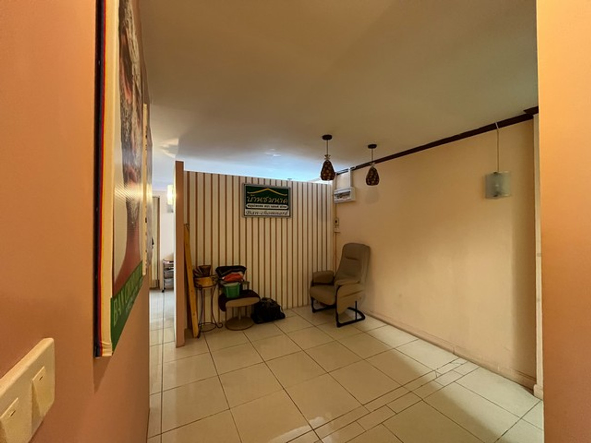 ขายทาวน์โฮมเลียบทางด่วนรามอินทรา : ขายถูก ทาวน์เฮ้าส์ 4 ชั้น บ้านสวนซื่อตรง ลาดพร้าว 87 ซอยประดิษฐมนูธรรม ซ. 10 ถนนเลียบทางด่วนรามอินทรา เขตวังทองหลาง 