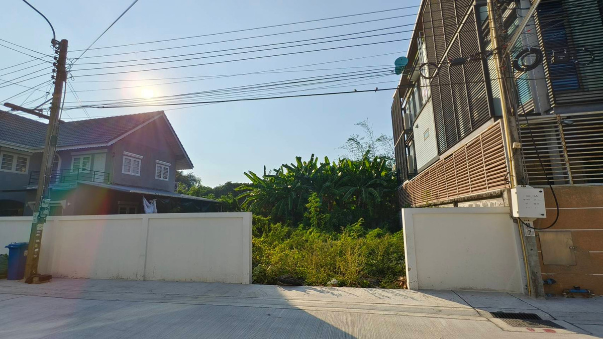 For SaleLandChaengwatana, Muangthong : Empty land for sale already filled Opposite Central Chaengwattana Near the Pink Line BTS!!