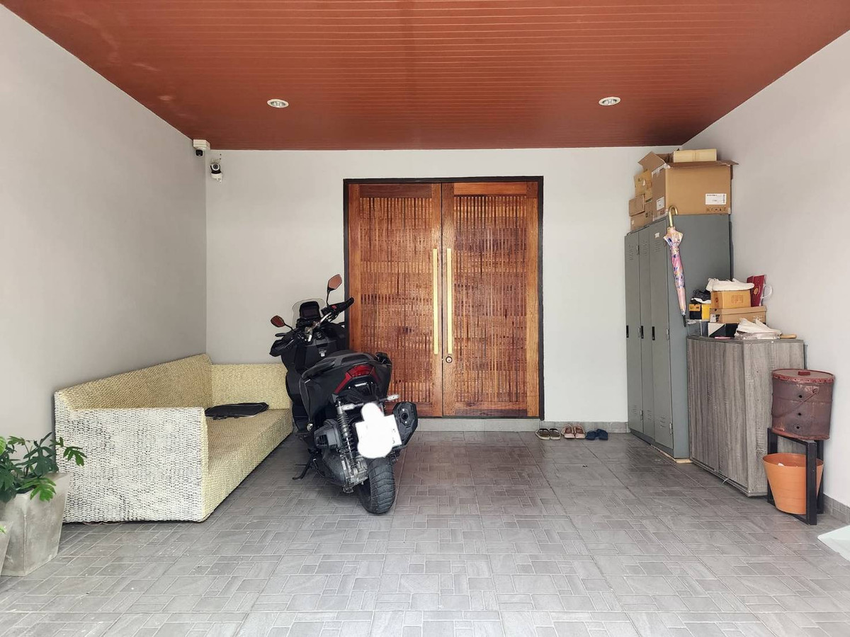 ขายทาวน์โฮมราษฎร์บูรณะ สุขสวัสดิ์ : ขายทาวน์เฮ้าส์ 3 ชั้น ประชาอุทิศ 91 ราคา 2.75 ลบ. บ้านนอกโครงการ พร้อมอยู่