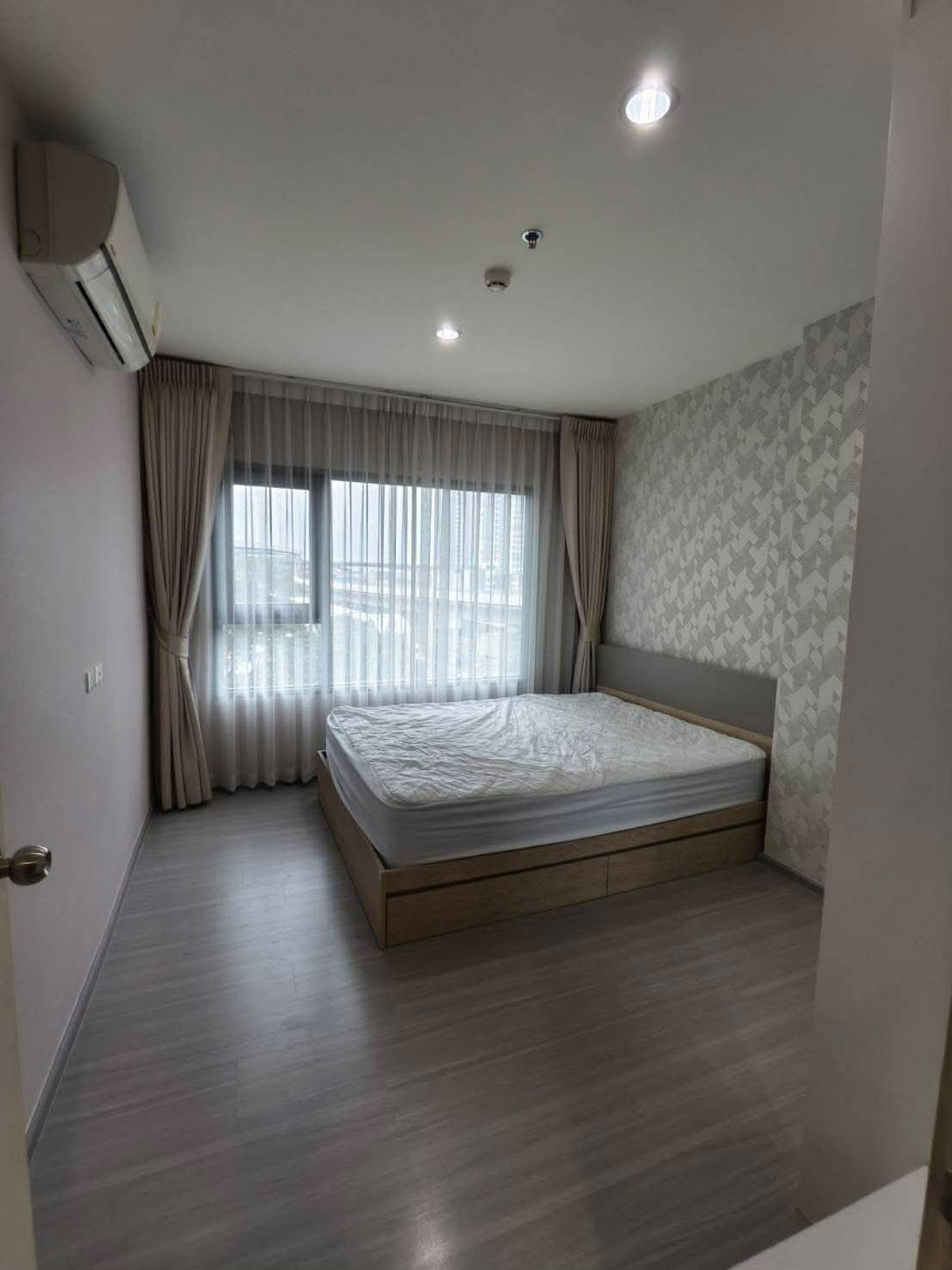 ให้เช่าคอนโดท่าพระ ตลาดพลู วุฒากาศ :  ⭐️ Aspire Sathorn - Ratchaphruek ⭐️ 1 ห้องนอน 1 ห้องน้ำ ครื่องใช้ไฟฟ้าครบพร้อมอยู่