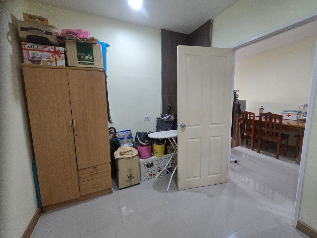 ขายทาวน์โฮมมหาชัย สมุทรสาคร : ทาวน์โฮม 2 ชั้น โกลเด้นทาวน์ พระราม 2 เฟส1 ตกแต่งพร้อมอยู่