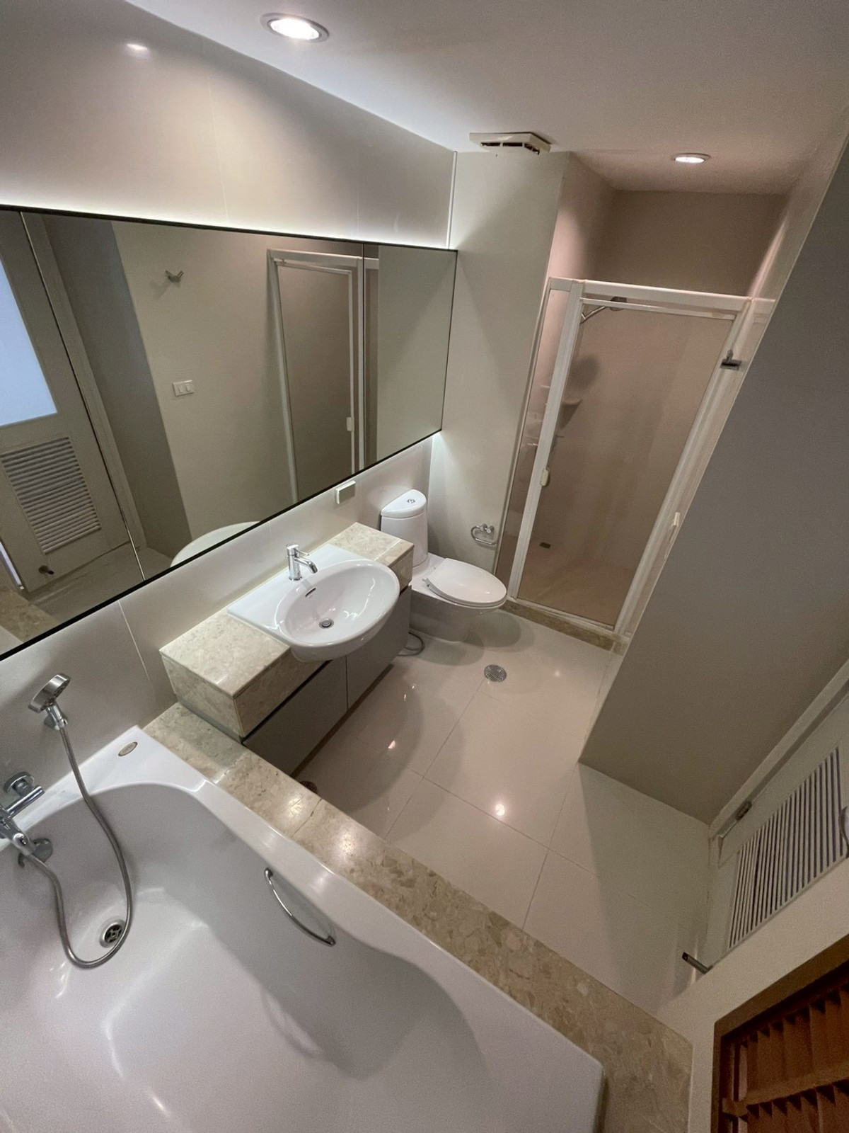 For RentWitthayu, Chidlom, Langsuan, Ploenchit : 💎RENT | 1 Beds | Luxury Apartments | Wireless Road | Pet Friendly | Low-Rise | Exclusive Living | Lumpini Park | Ploenchit