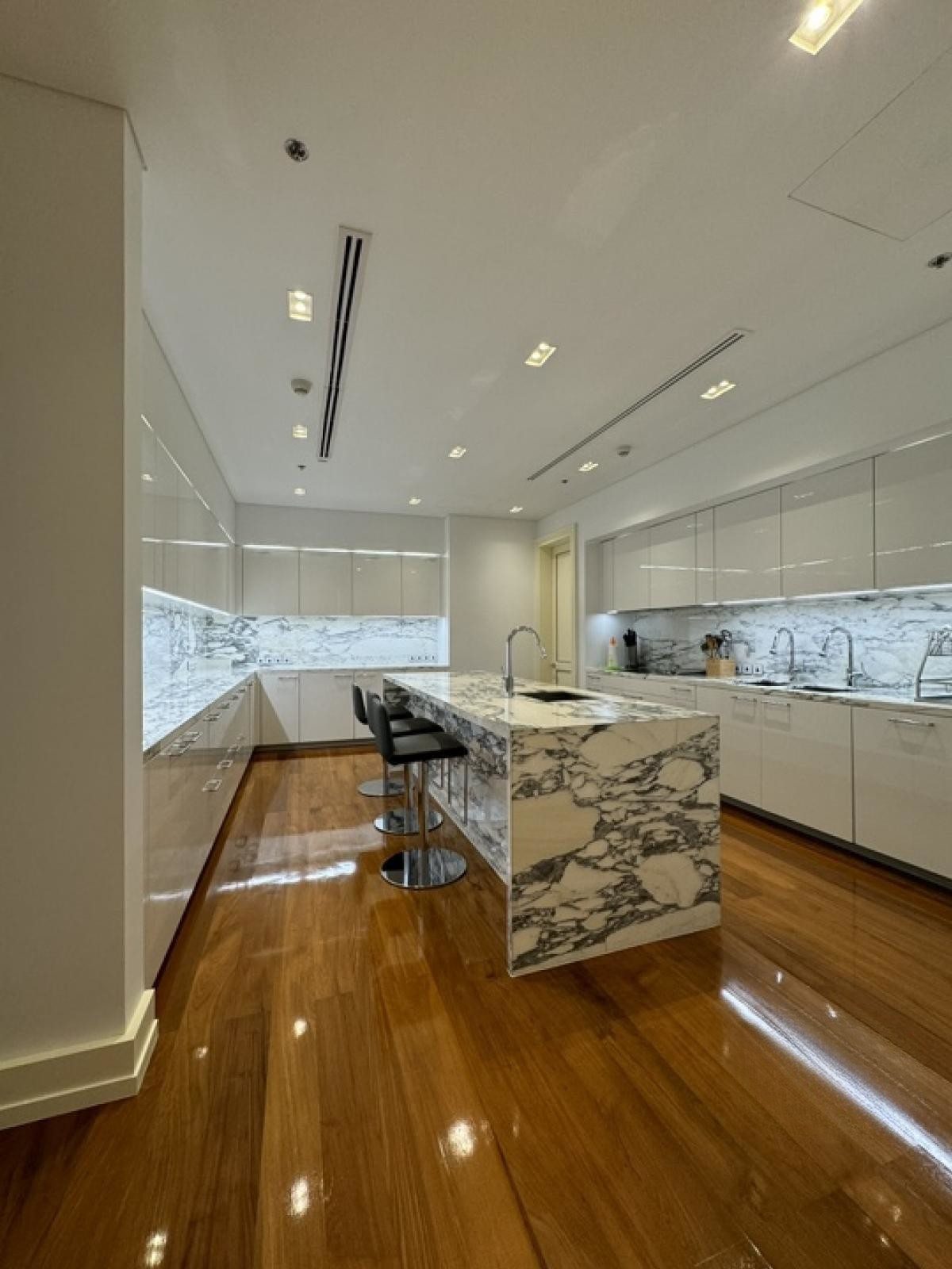 For SaleCondoSilom, Saladaeng, Bangrak : 🔥 Penthouse for sale | The Ritz-Carlton Residences