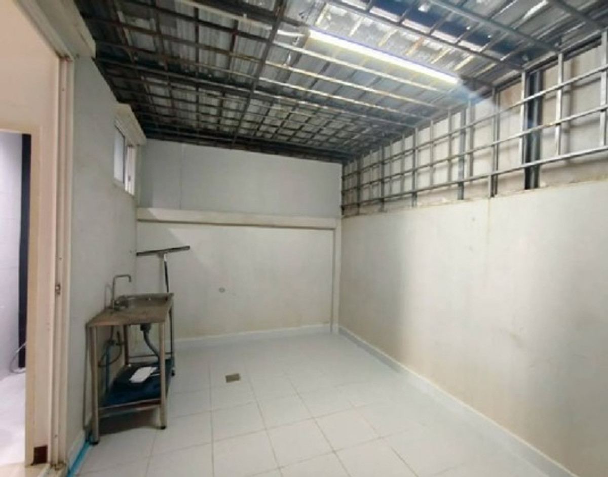 ให้เช่าโฮมออฟฟิศลาดกระบัง สุวรรณภูมิ : โทร. 081-632-0632 ให้เช่าHome Office 4 ชั้น หลังมุม โครงการอาร์เค บิซ เซ็นเตอร์ มอเตอร์เวย์ – ร่มเกล้า ติดถนนใหญ่ ตกแต่งพร้อม แอร์ 5 เครื่อง เหมาะเป็นสำนักงาน จดบริษัทได้