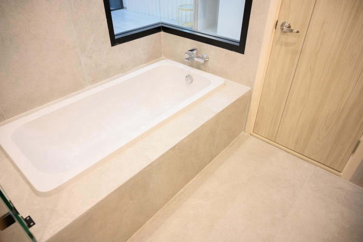 ทาวน์โฮมราษฎร์บูรณะ สุขสวัสดิ์ :  🏠 RENT/SELL | 2 Beds | Nue Hybe Suksawat | Urban Hybrid | Expressway Access | UV Glass | Phase 1 |  Live-Work-Commerce