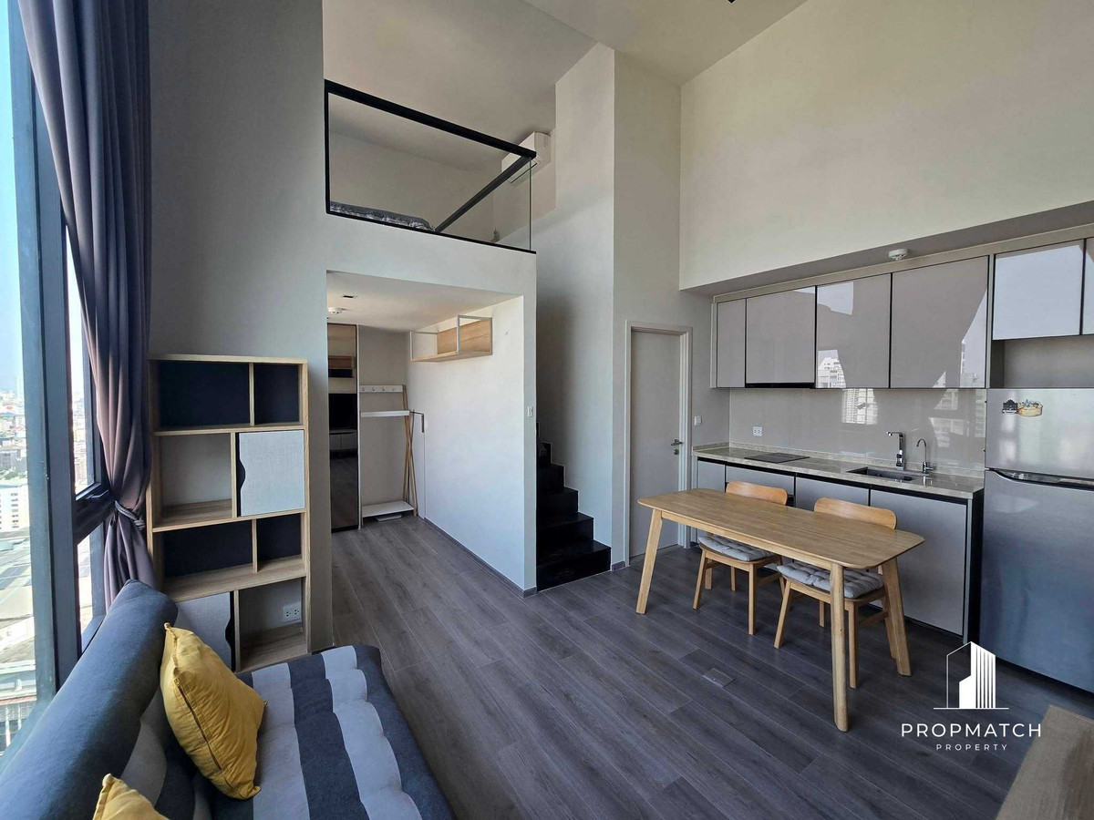 ขายคอนโดสะพานควาย จตุจักร : 🔥Hot Deal 🔥 The Reserve Phahol - Pradipat (Duplex 1Bath 44.45 SQM.)  Selling Price :  6,350,000 baht Tel.0869559955 K.Tham