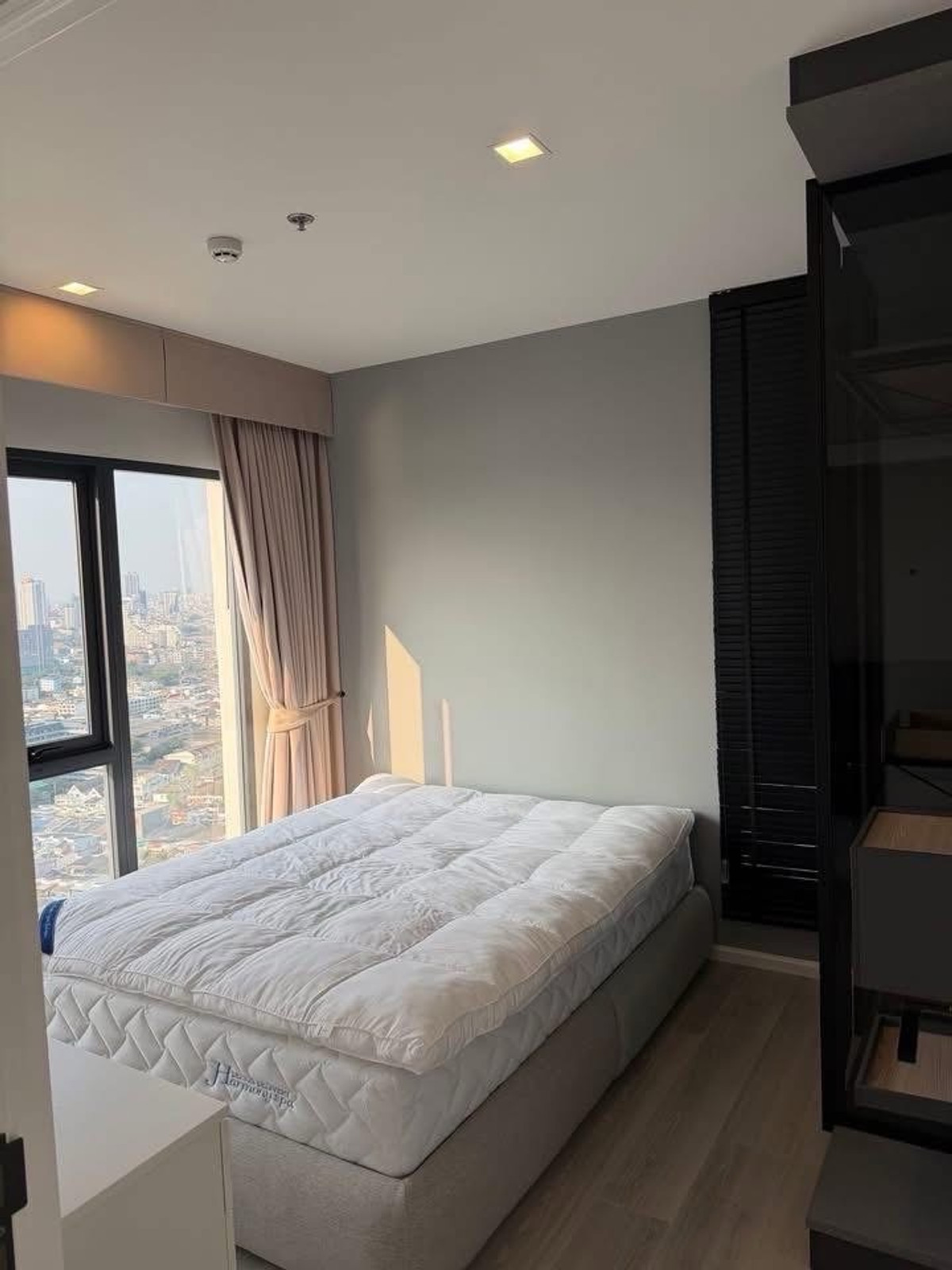 ให้เช่าคอนโดพระราม 3 สาธุประดิษฐ์ : เช่า The key rama 3 ( เดอะ คีย์ พระราม 3 )🛏️ 1 ห้องนอน 📚1 ห้องทำงาน 🛁 1 ห้องน้ำ 🛋️ 1 ห้องนั่งเล่น ขนาด 53 ตรม. อาคารเดียว ชั้น 29 🌅 วิวเมือง ✨ ราคา 24,000 บาท ✨