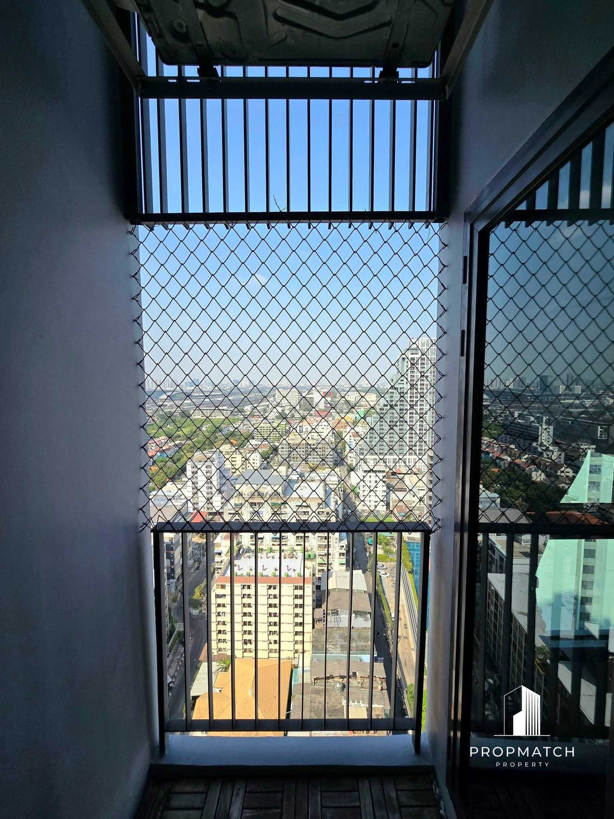 For SaleCondoSapankwai,Jatujak : The Reserve Phahol - Pradipat Duplex, excellent price, selling for only 6.35 m, large room 45sqm, next to BTS Saphan Khwai, convenient travel, can make an appointment to view at 064-6696546 Minnie, this number can be reached via Line.