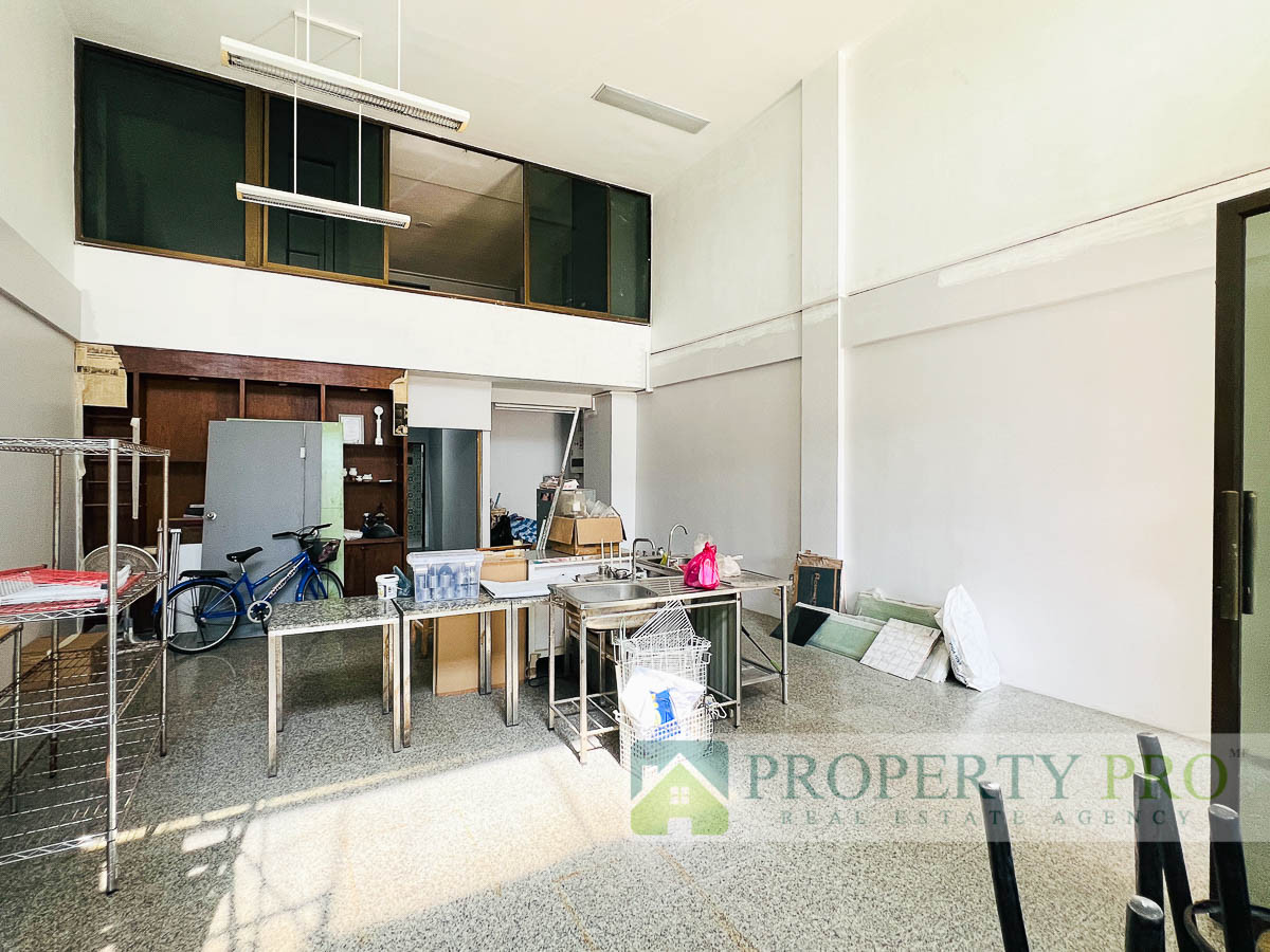 For RentShop HouseRamkhamhaeng, Hua Mak : Commercial Building for Rent Town in Town, area 30 sqw 360 sqm Good Location Near Ladprao, Pracha Uthit, Ramkhamhaeng : MF26R-001