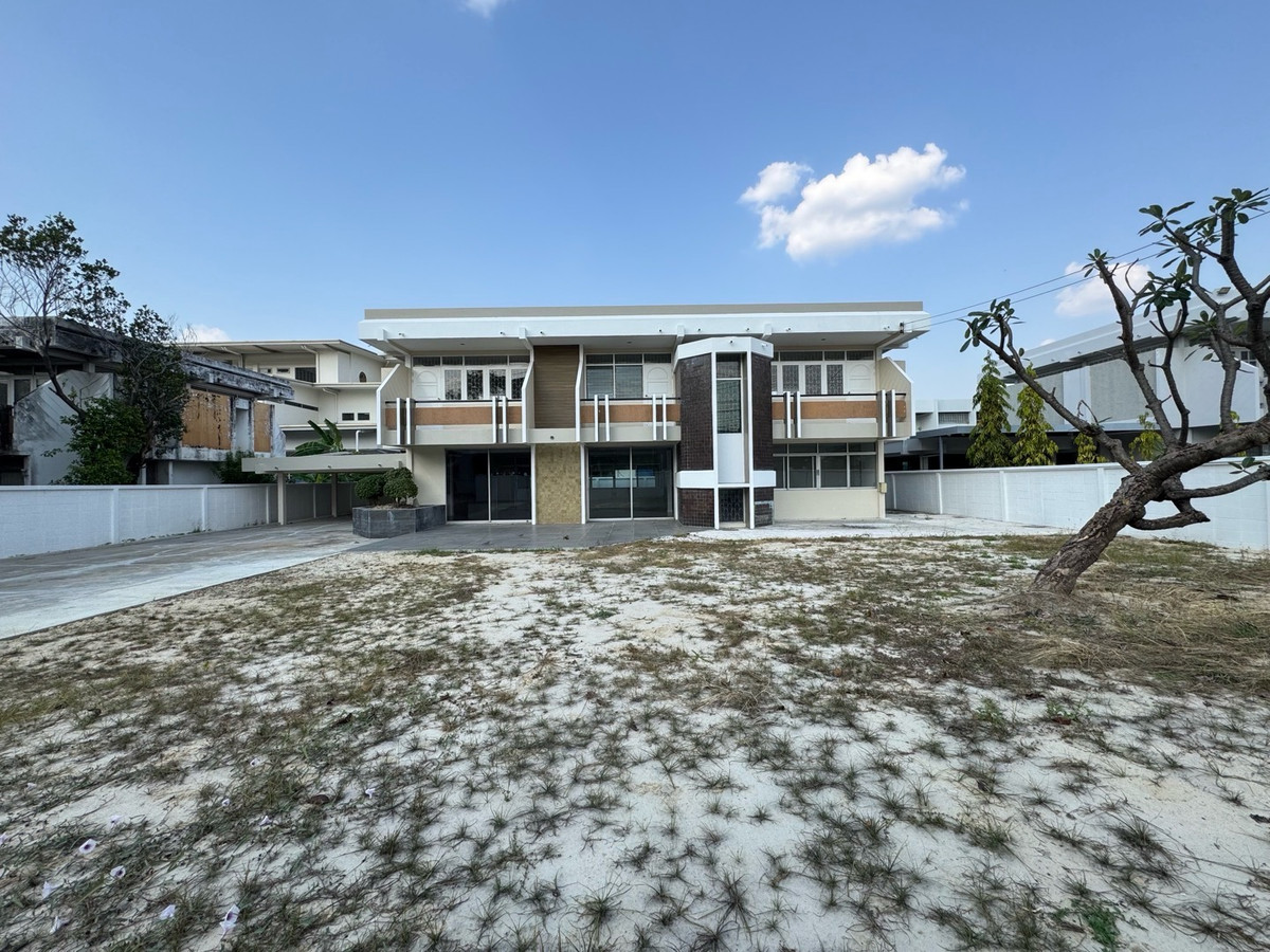 For RentHome OfficePattanakan, Srinakarin : Home office studio for rent, Phatthanakan, 10 car parking spaces, welcome tenants to register a company and do business.