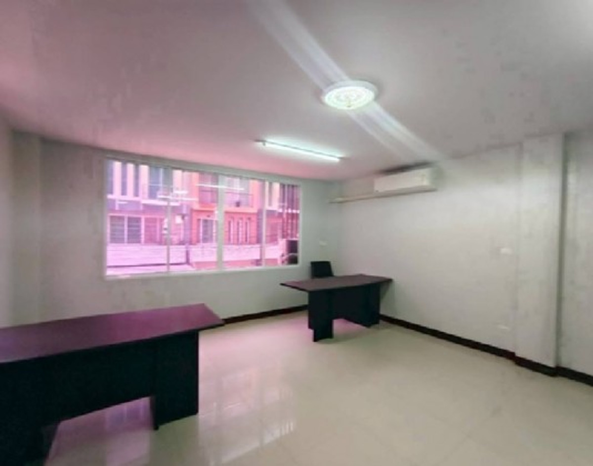 ให้เช่าโฮมออฟฟิศลาดกระบัง สุวรรณภูมิ : โทร. 081-632-0632 ให้เช่าHome Office 4 ชั้น หลังมุม โครงการอาร์เค บิซ เซ็นเตอร์ มอเตอร์เวย์ – ร่มเกล้า ติดถนนใหญ่ ตกแต่งพร้อม แอร์ 5 เครื่อง เหมาะเป็นสำนักงาน จดบริษัทได้