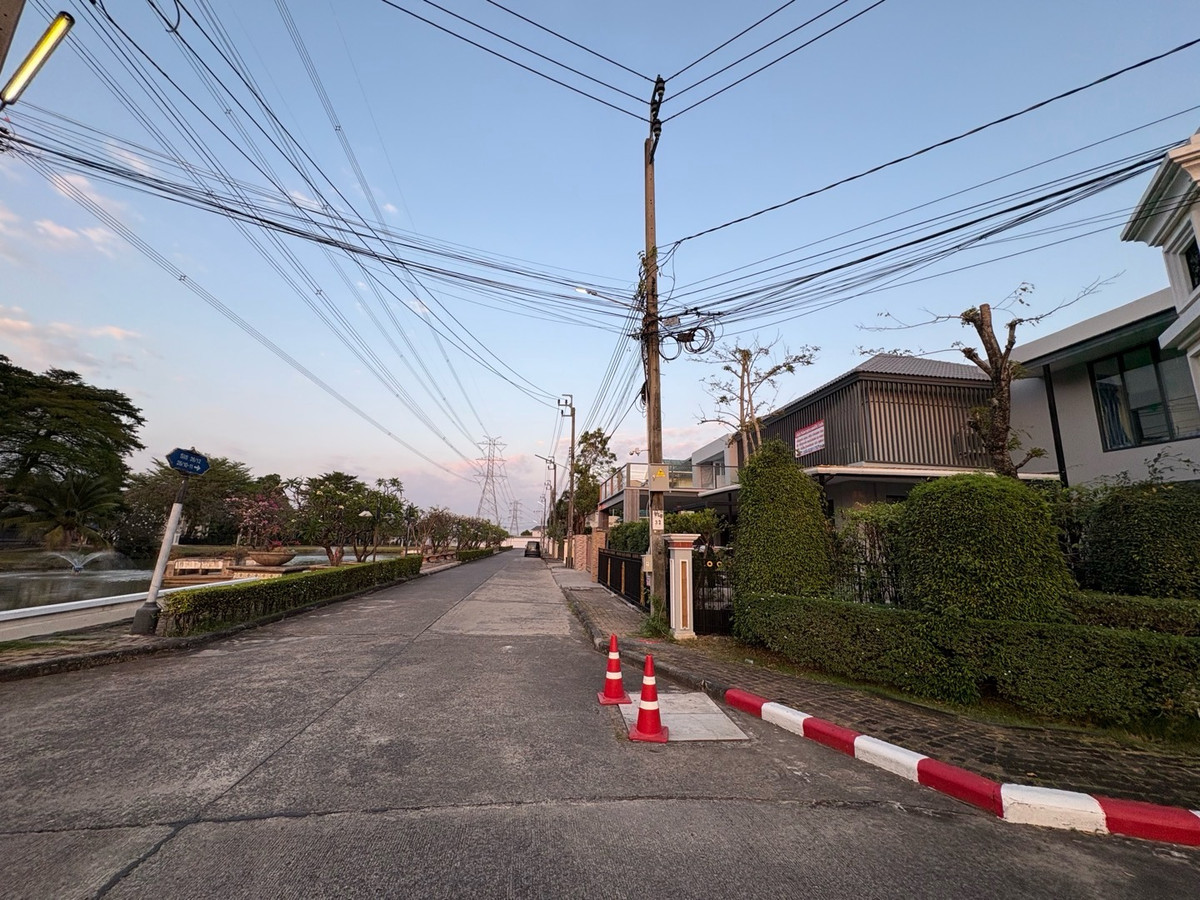 ให้เช่าบ้านมีนบุรี-ร่มเกล้า : ให้เช่าบ้านเดี่ยวหลังมุม Perfect Place ราม 164 ใกล้รร. RIS เพียง 400 เมตร