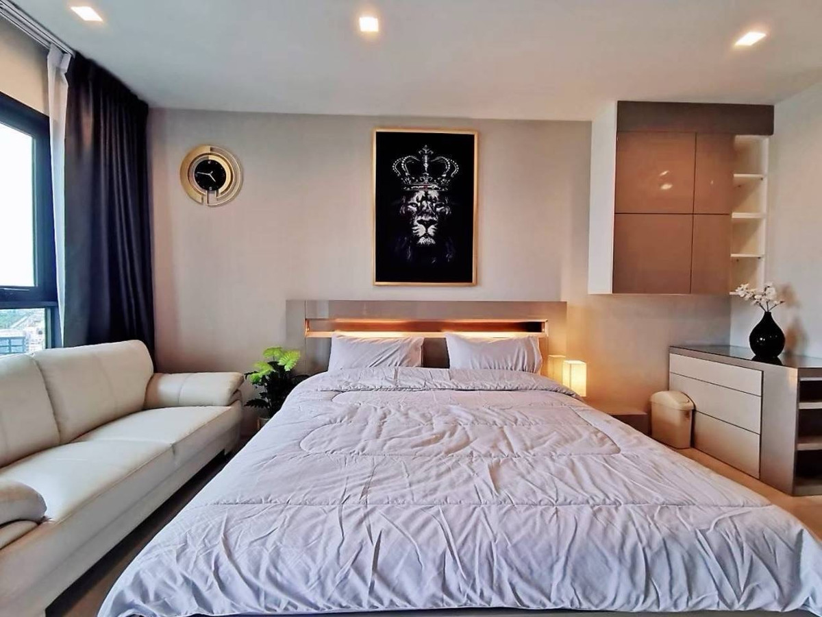 For RentCondoWitthayu, Chidlom, Langsuan, Ploenchit : Condo for rent, Life One Wireless, near BTS Ploenchit, with luxury furniture.