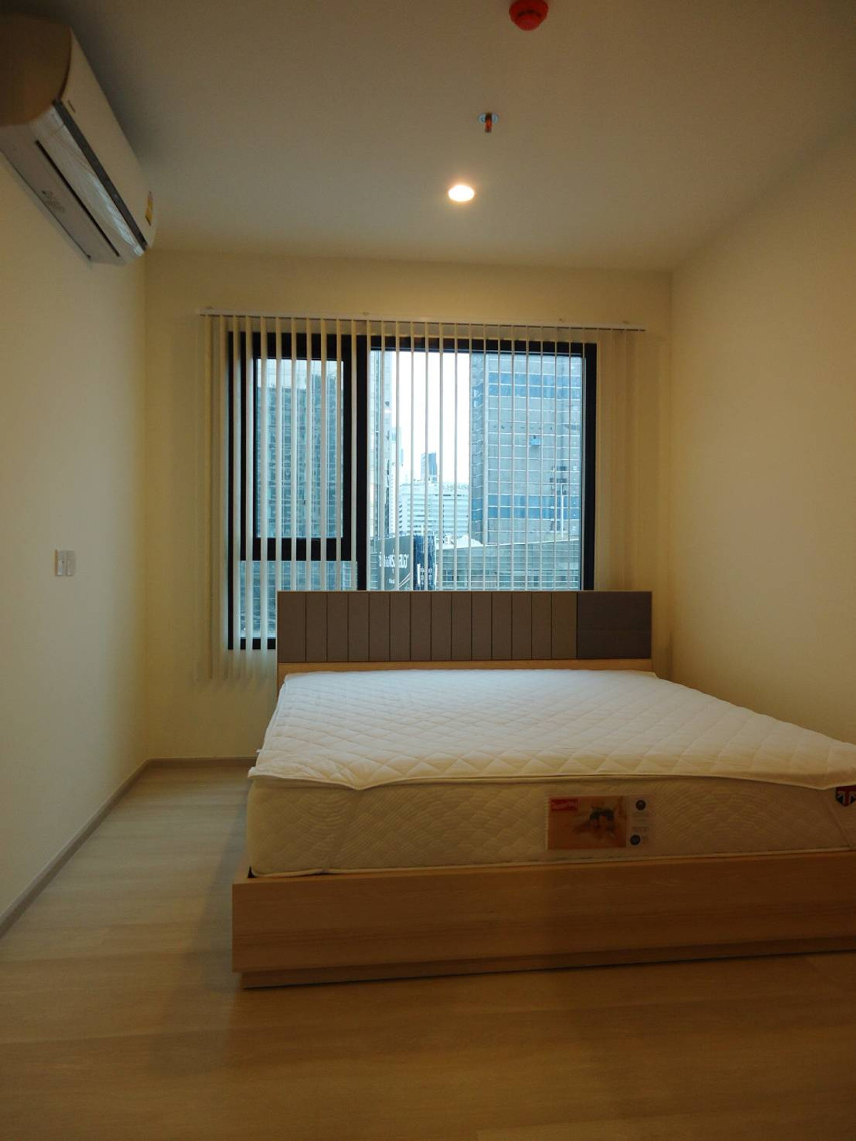 ให้เช่าคอนโดพระราม 9 เพชรบุรีตัดใหม่ RCA : FOR RENT - 1 BEDROOM 35 SQ.M-  READY TO MOVE IN - CALL NOW 094-641-5974