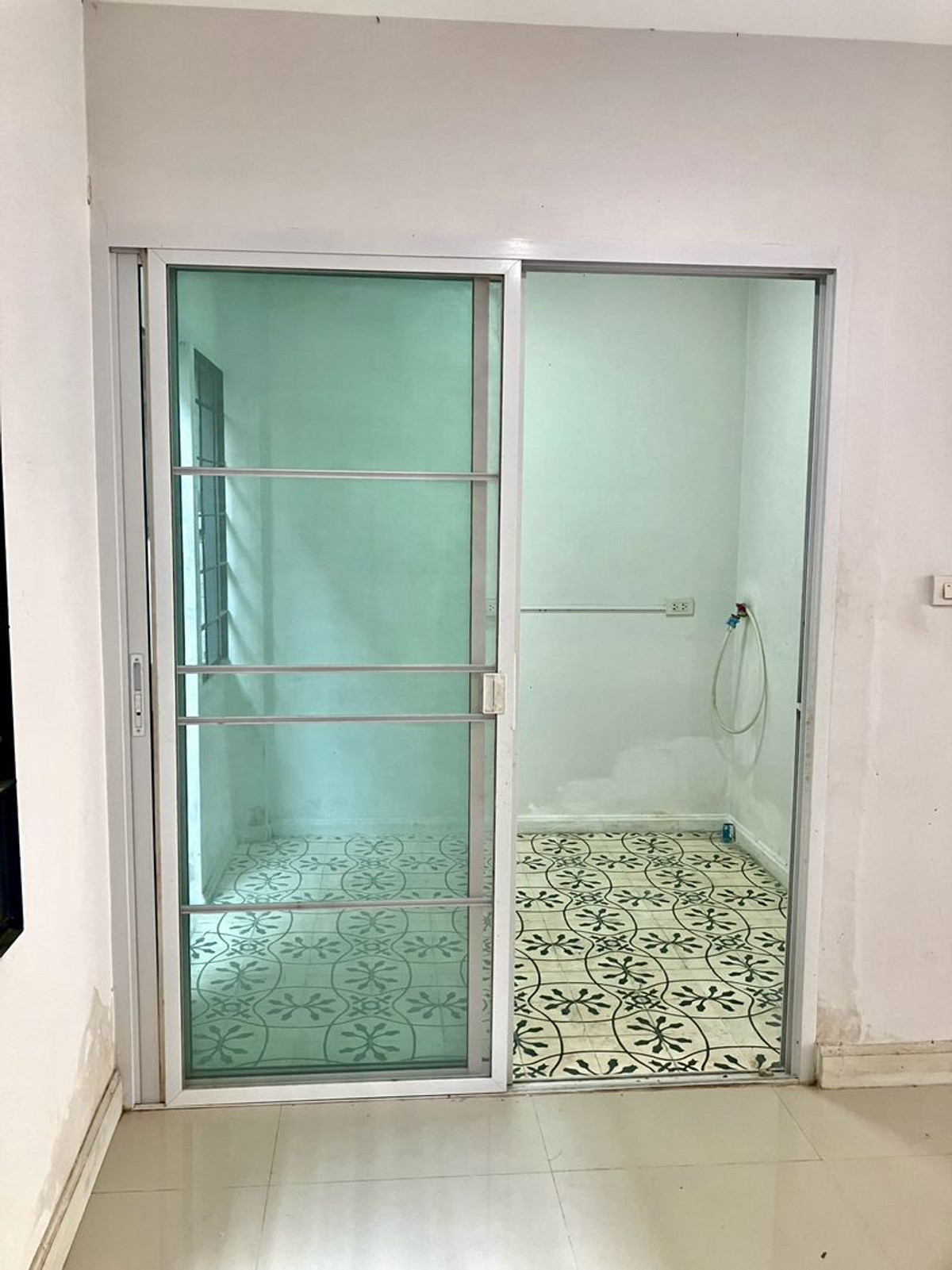 For SaleTownhomeNakhon Pathom : 2-story townhouse for sale, Pruksaphan Village, Kradi Diao 1, Soi 6, area 20.6 square meters, 3 bedrooms, near Silpakorn University, Nong Pak Long Subdistrict, Mueang Nakhon Pathom District, Nakhon Pathom Province.