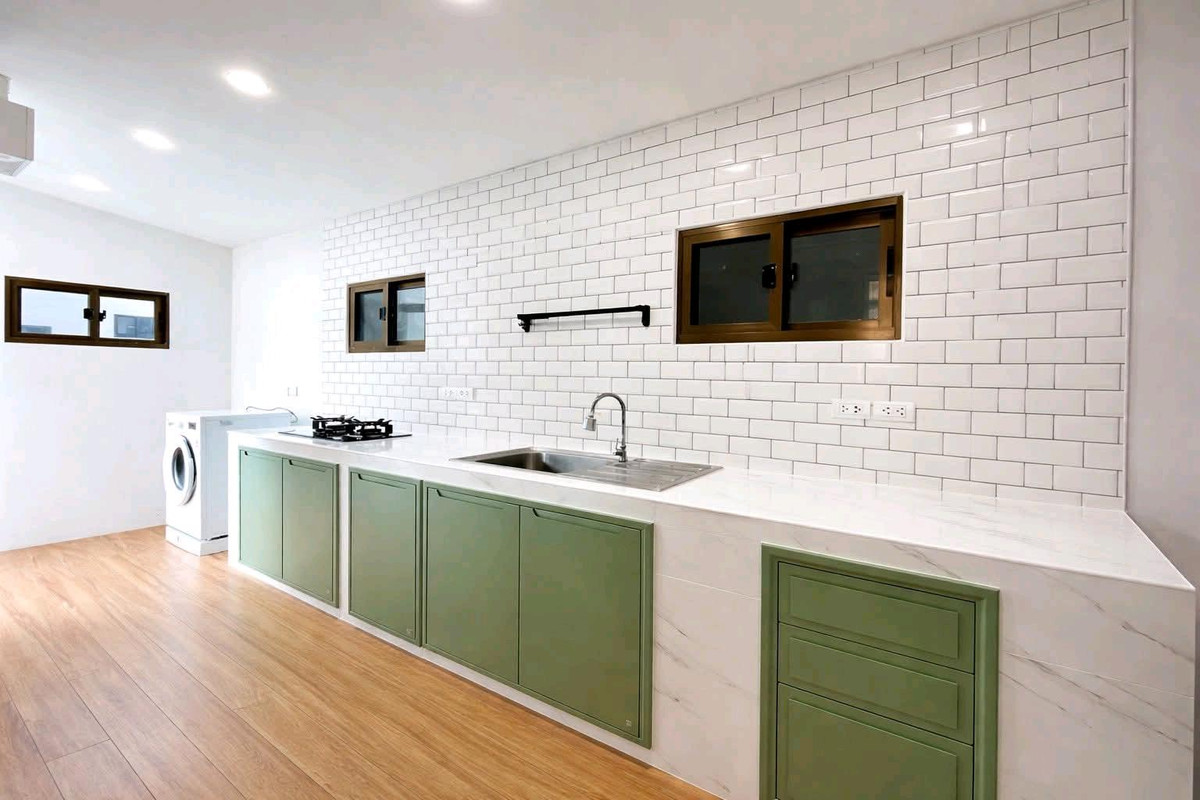 For RentTownhomeBangna, Bearing, Lasalle : PLENO Sukhumvit-Bangna 2
There is land next to the house, ready to move in.