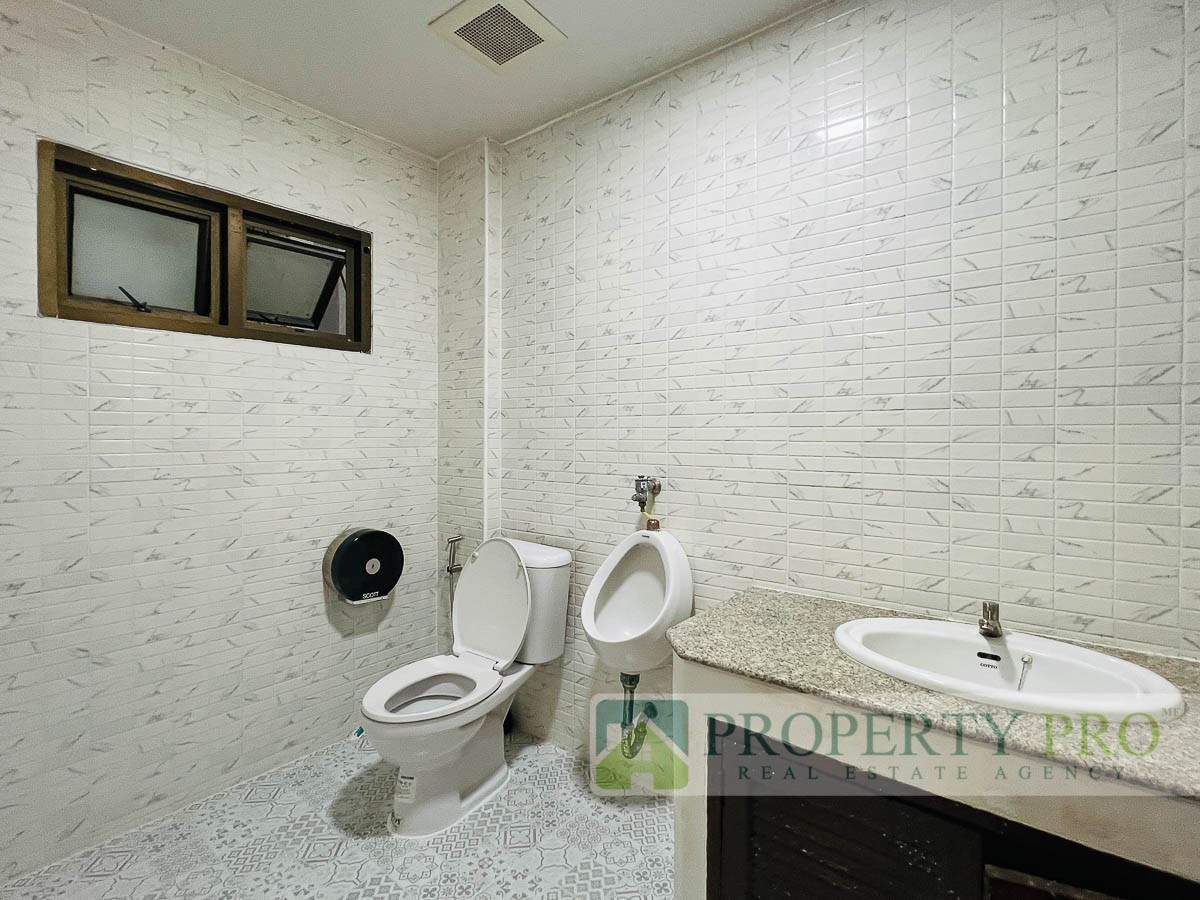 For RentShop HouseRamkhamhaeng, Hua Mak : Commercial Building for Rent Town in Town, area 30 sqw 360 sqm Good Location Near Ladprao, Pracha Uthit, Ramkhamhaeng : MF26R-001