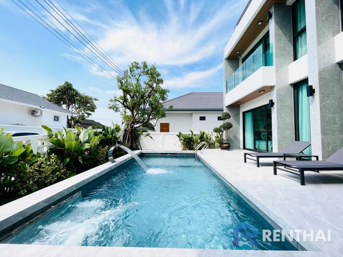 For SaleHousePattaya, Bangsaen, Chonburi : Spacious 5-Bedroom Luxury House in Prime Pattaya Location