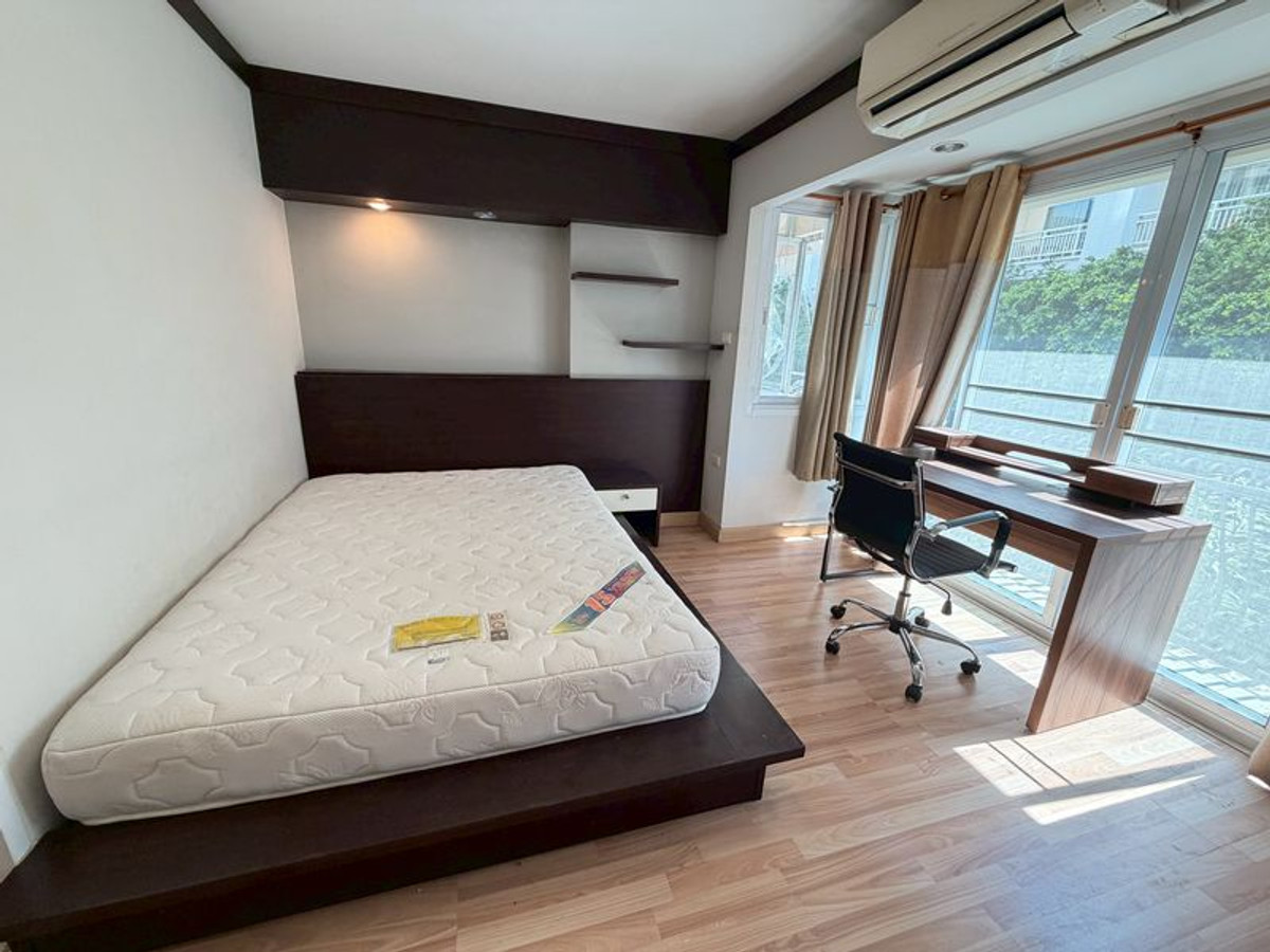 For RentCondoChiang Mai : 🎊 Condo for Rent – Hillside 3, Nimmanhaemin Spacious unit in a prime Nimman location, suitable for living or Airbnb business