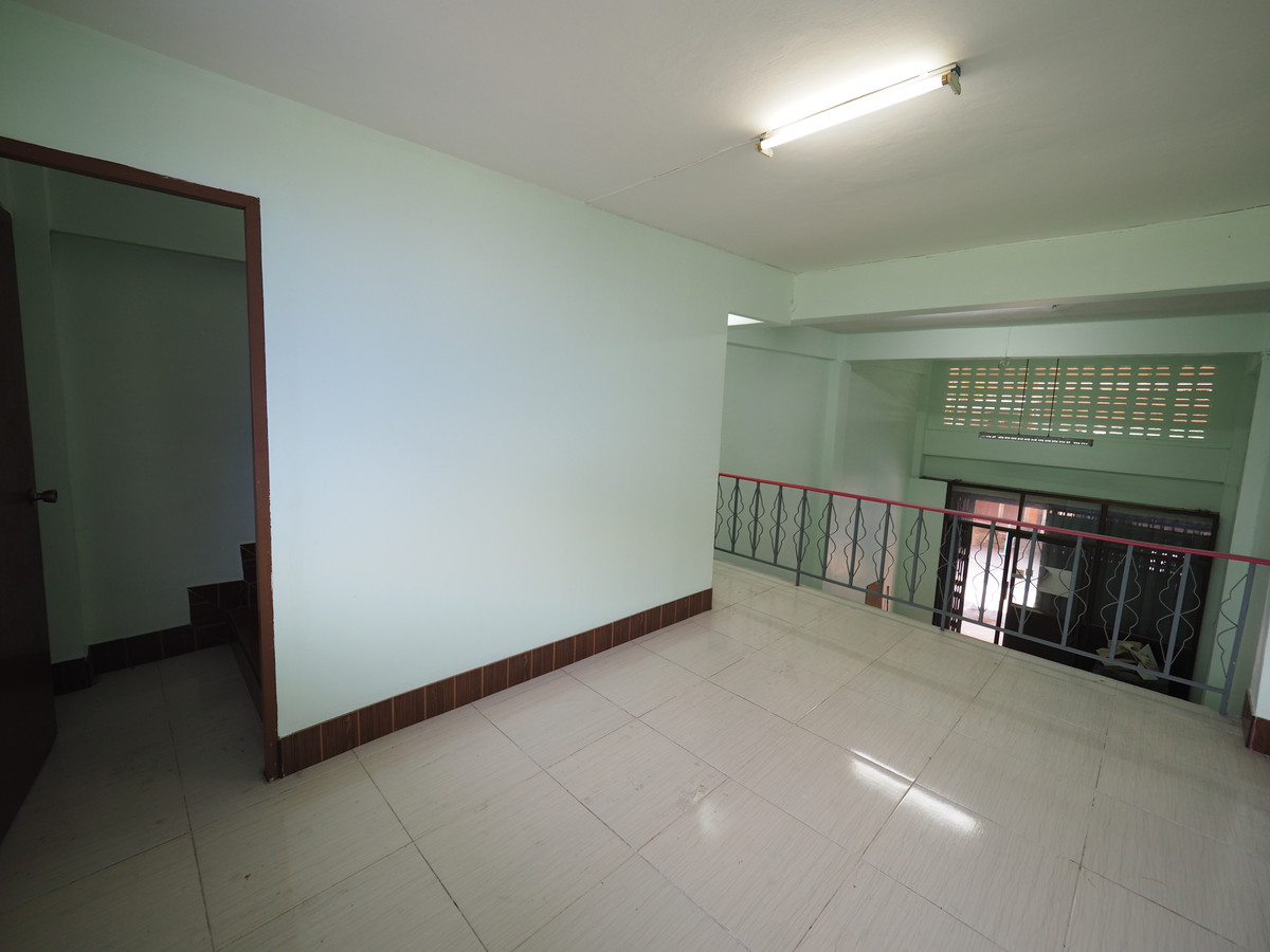 For RentTownhomeRama3 (Riverside),Satupadit : 4 Storey shophouse newly renovated in Rama 3 Road