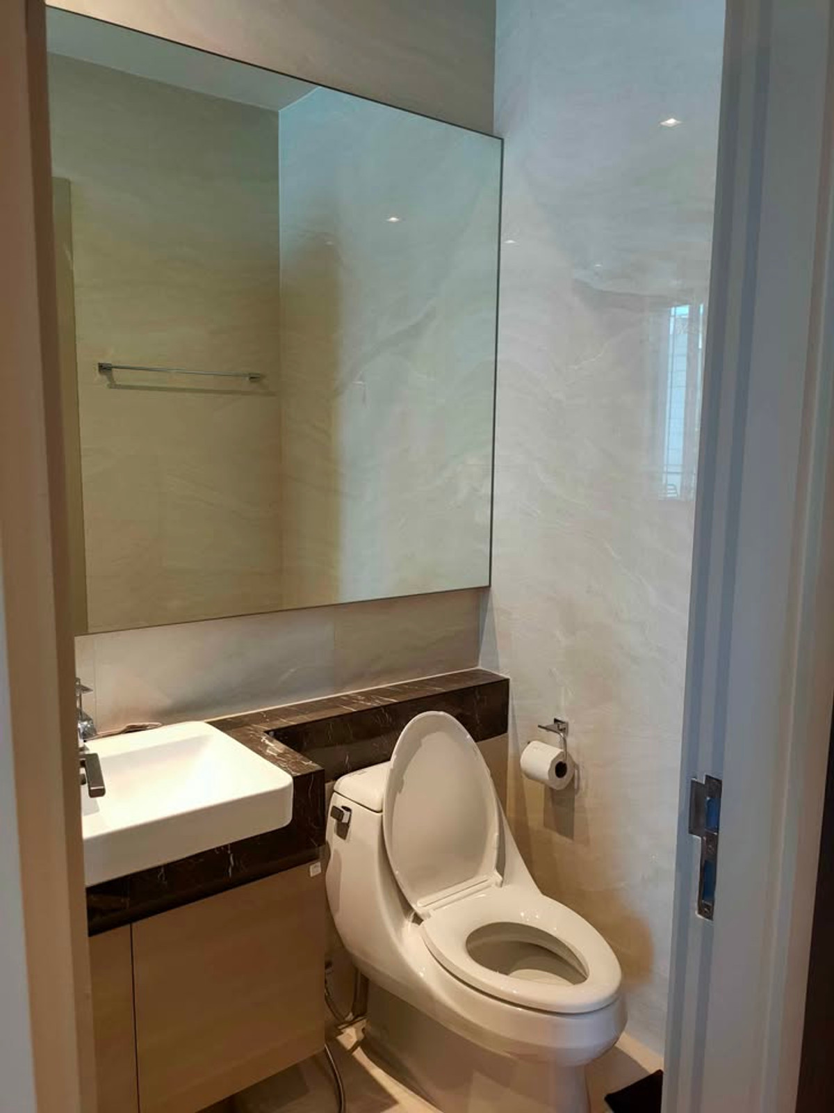 For SaleCondoSilom, Saladaeng, Bangrak : Condo for sale Ashton Silom price 6,590,000 baht [MKs260118]