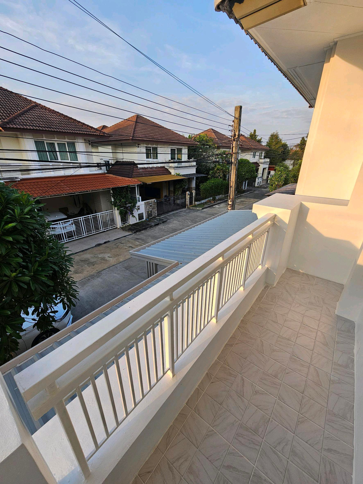 ขายบ้านนวมินทร์ รามอินทรา : ขายด่วน 🎉 บ้านเดี่ยว เดอะ เซนโทร รามอินทรา 54.2 ตร.วา 3 นอน 3 น้ำ รีโนเวทใหม่ พร้อมอยู่ ใกล้แฟชั่นไอส์แลนด์ ☎️ 094-429-7915 (เปิ้ล) 