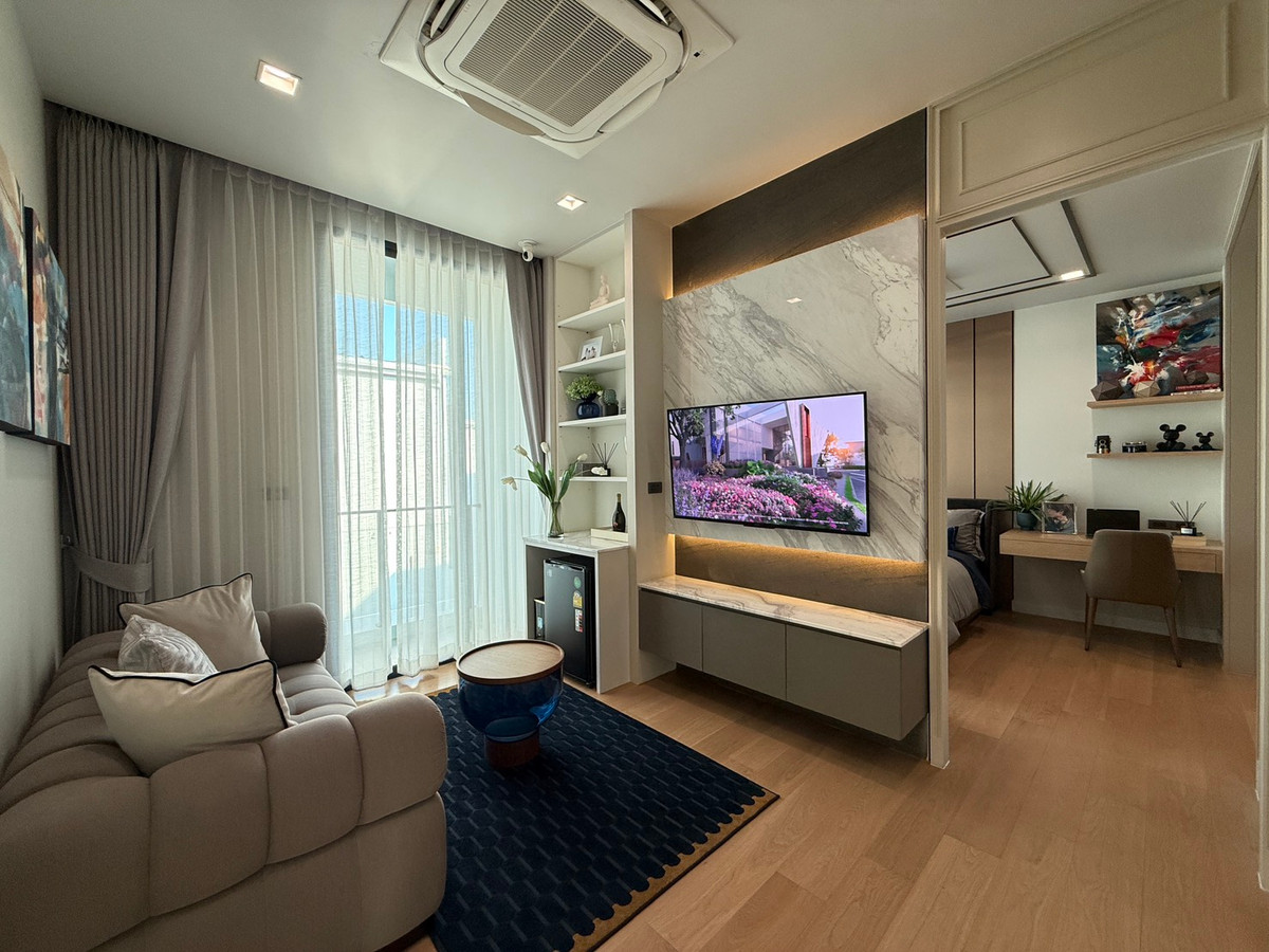 For SaleHouseLadkrabang, Suwannaphum Airport : THE ONE Signature Bangna–Rama 9 Venti – Spacious 3-Storey Detached House in Bangna–Rama 9 Please call: 082-894-4624