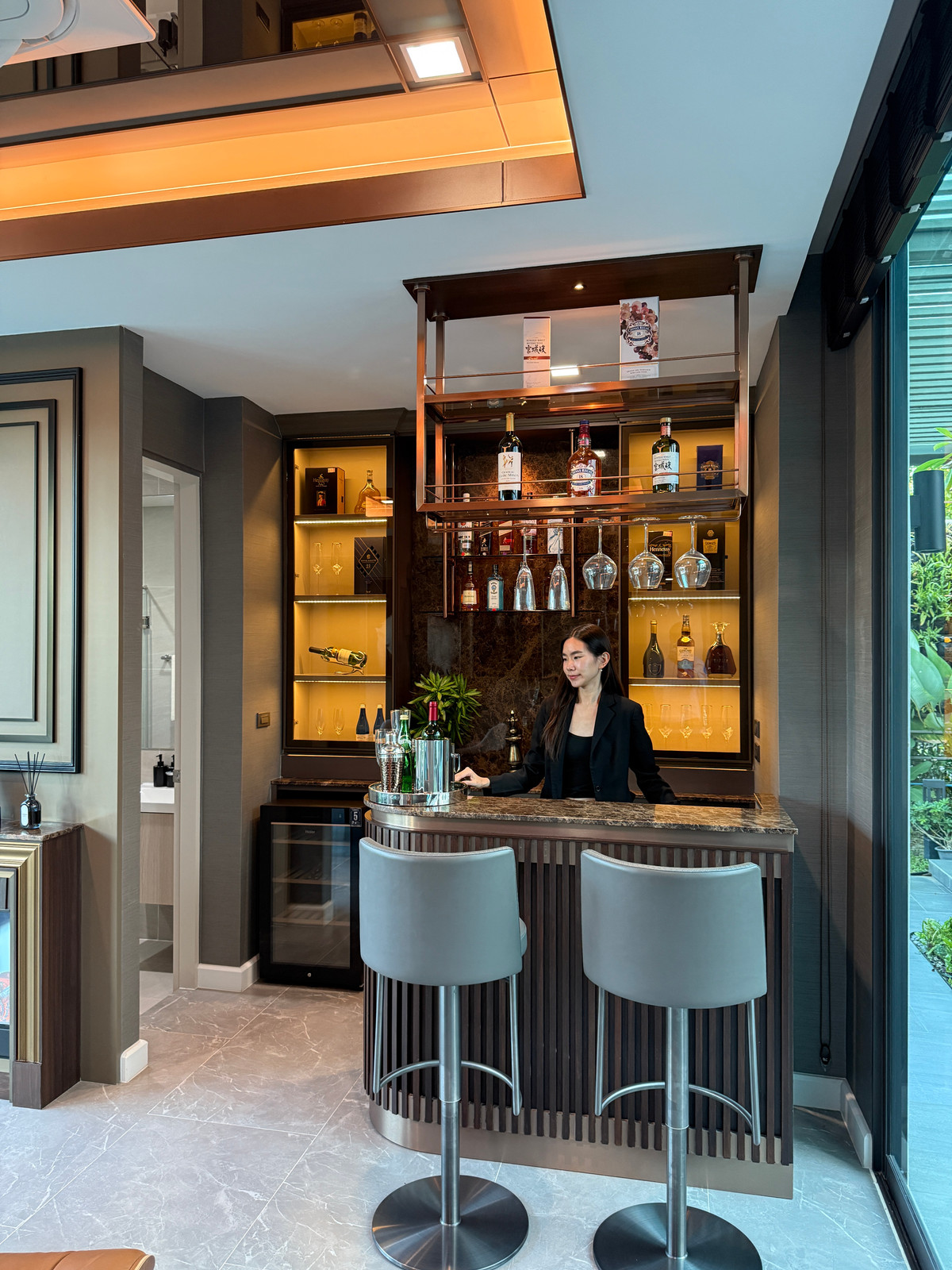 For SaleHouseLadkrabang, Suwannaphum Airport : THE ONE Signature Bangna–Rama 9 Trenda – Luxury 3-Storey Detached Pool Villa in Bangna–Rama 9 Please call: 082-894-4624